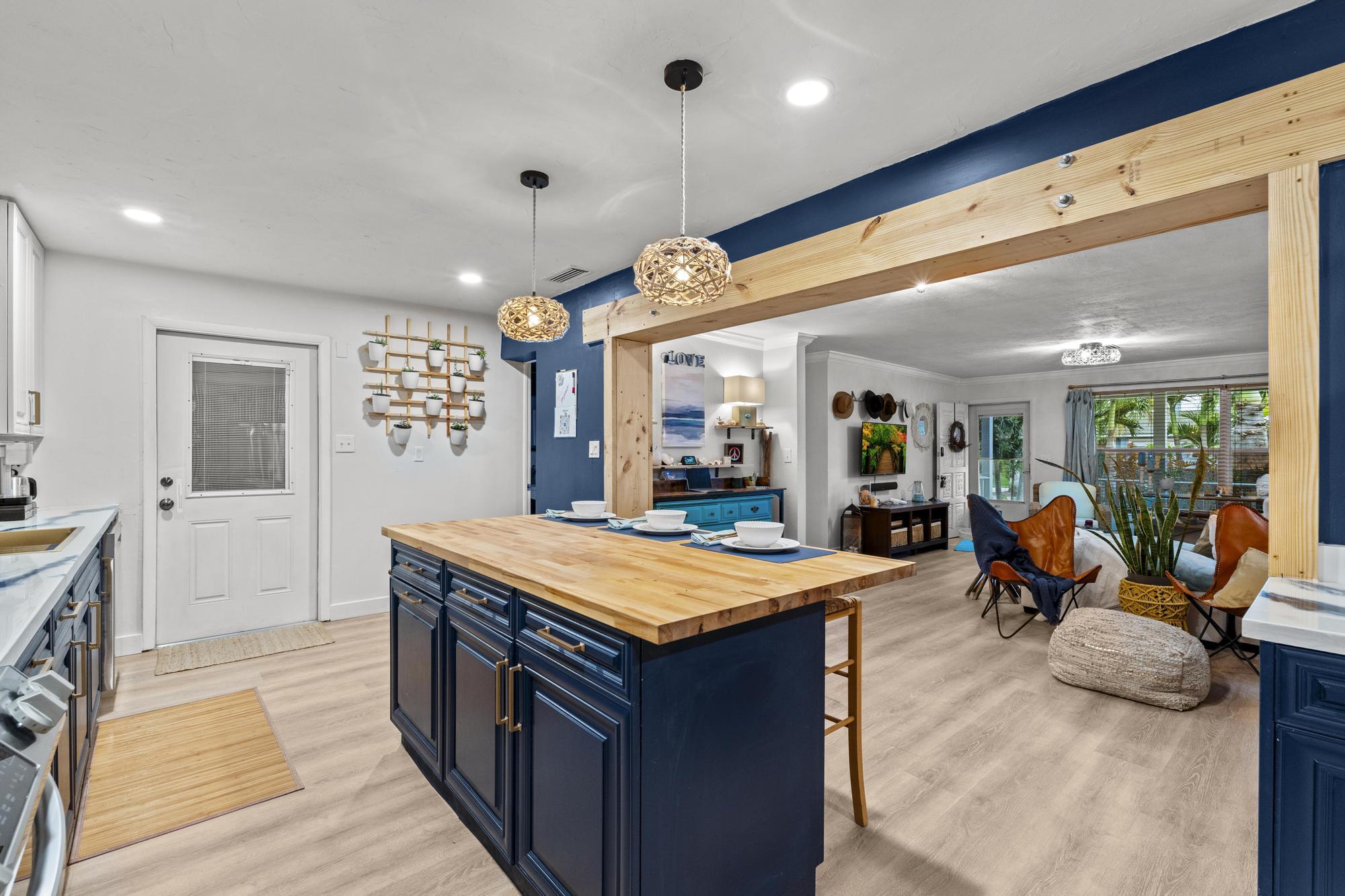 18989 SE Hillcrest Tequesta, FL 33469