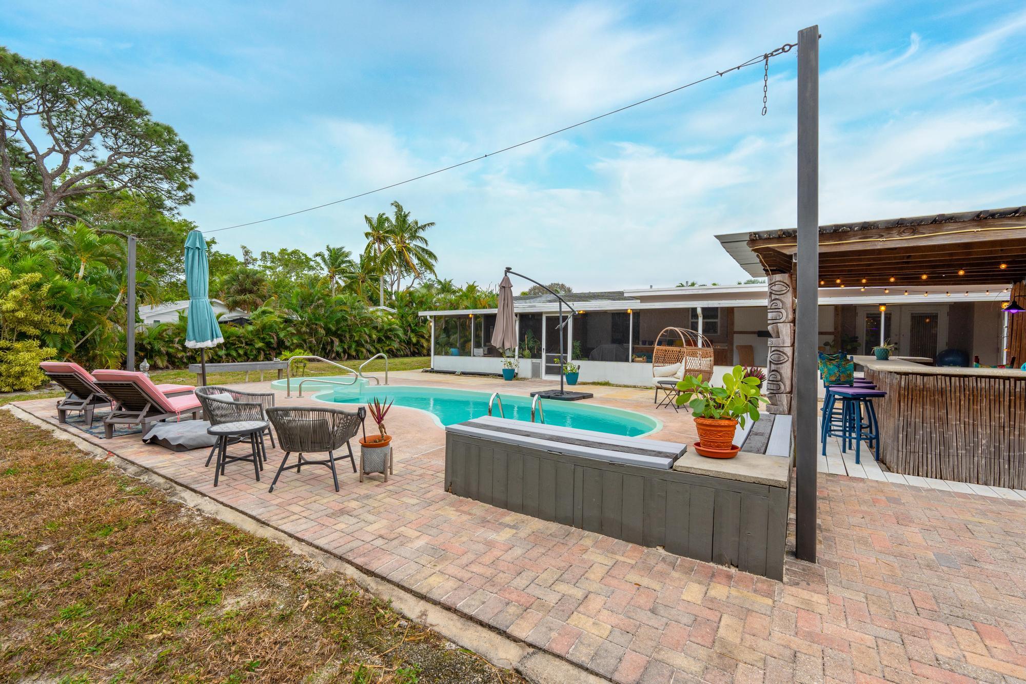 18989 SE Hillcrest Tequesta, FL 33469