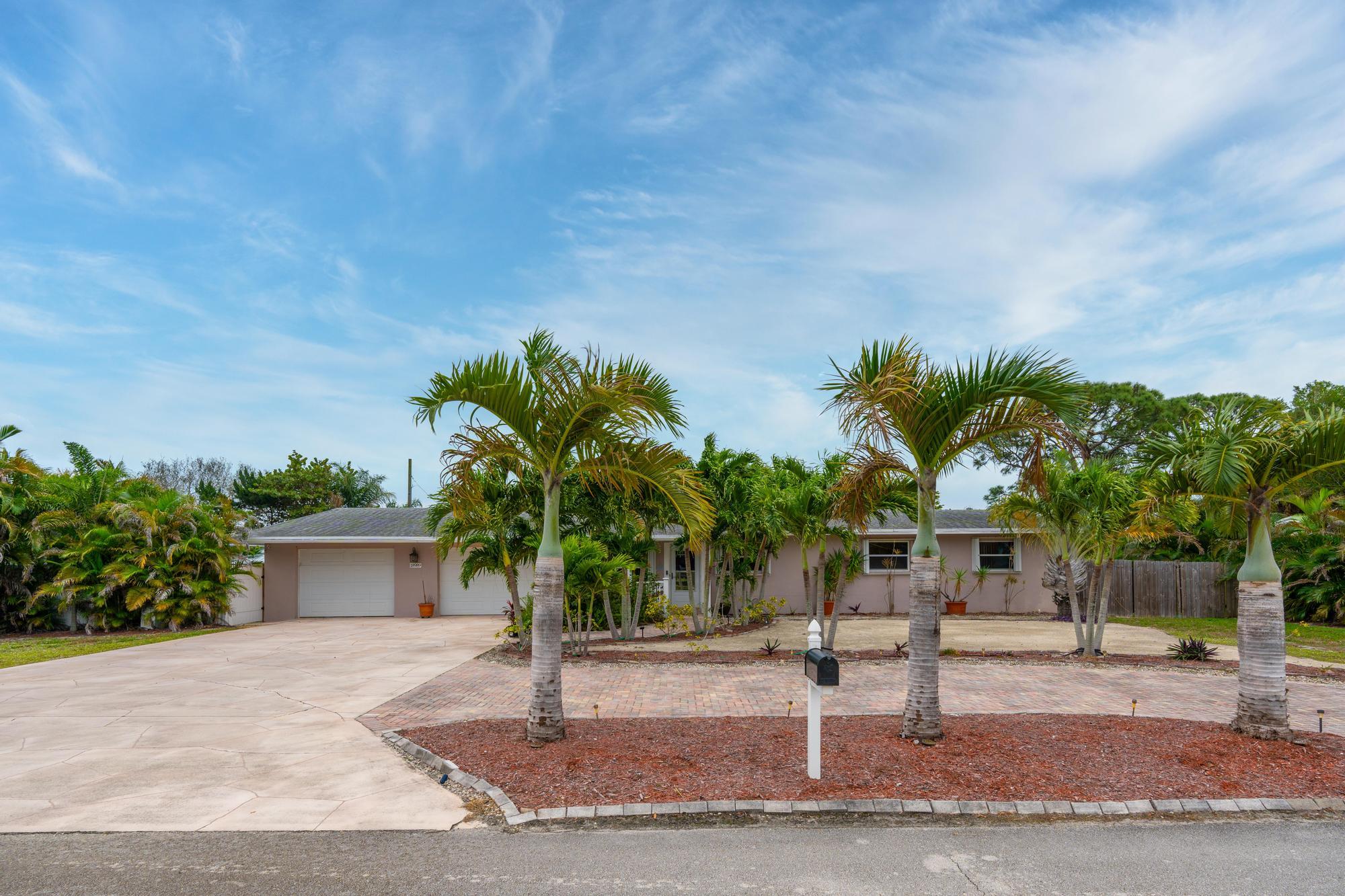 18989 SE Hillcrest Tequesta, FL 33469