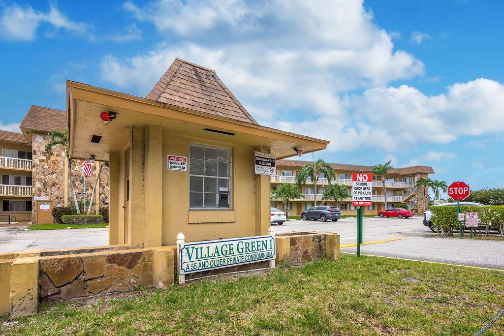 500 Village Grn Cir #205