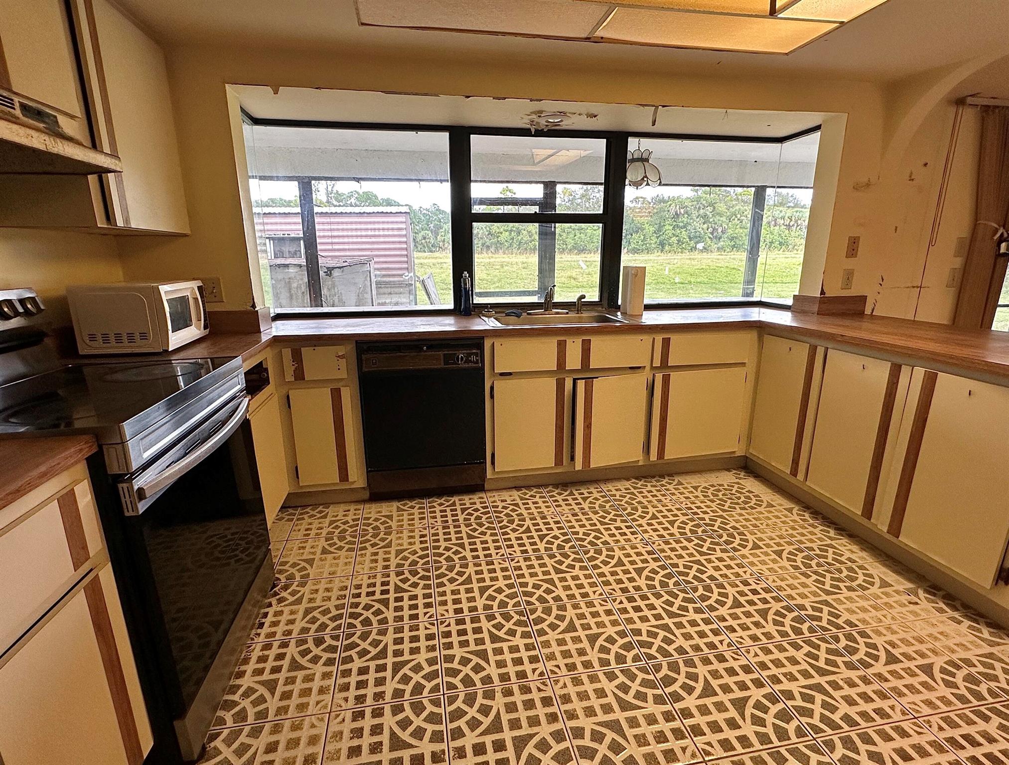 1975 SW Import Dr Port St Lucie, FL 34953