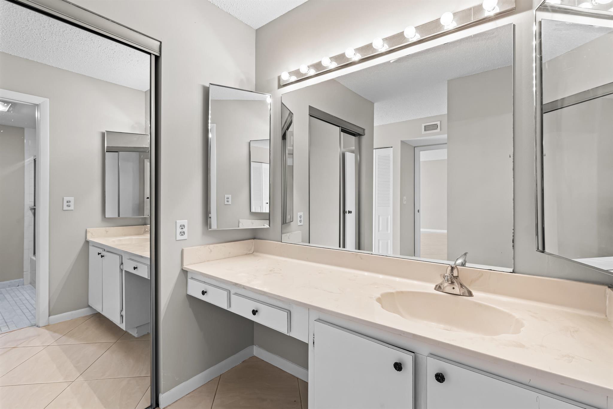 9270 Vista Del Lago #E27 Boca Raton, FL 33428