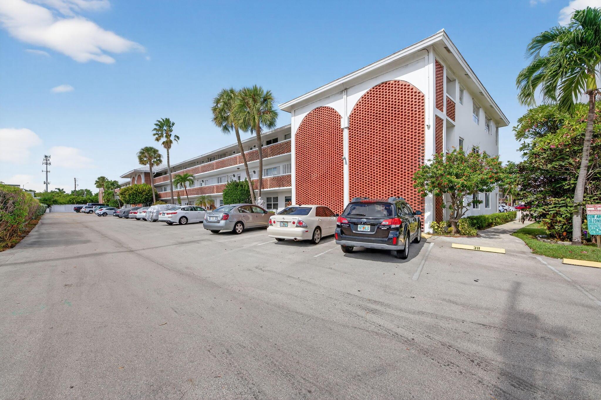 2050 NE 39th St #S210