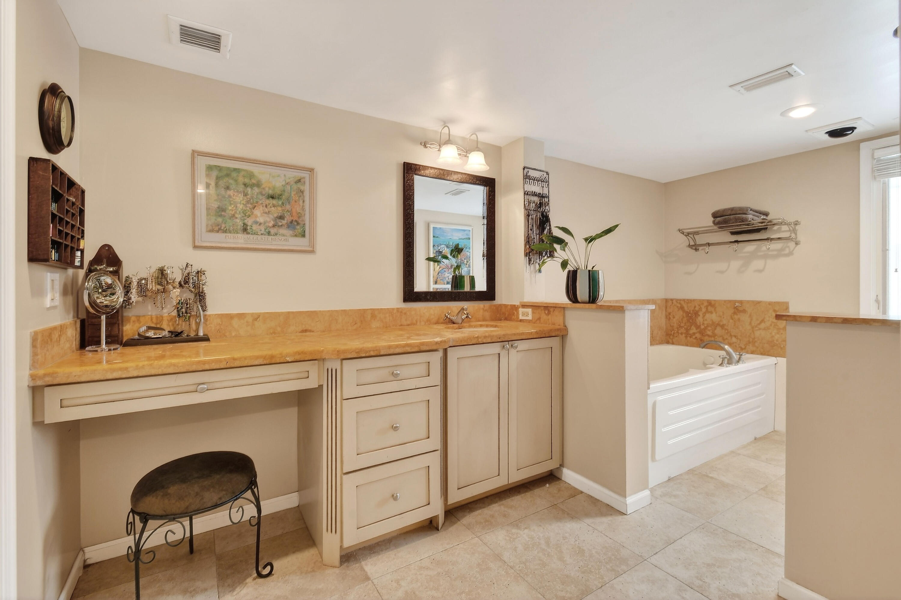 285 Golfview Tequesta, FL 33469