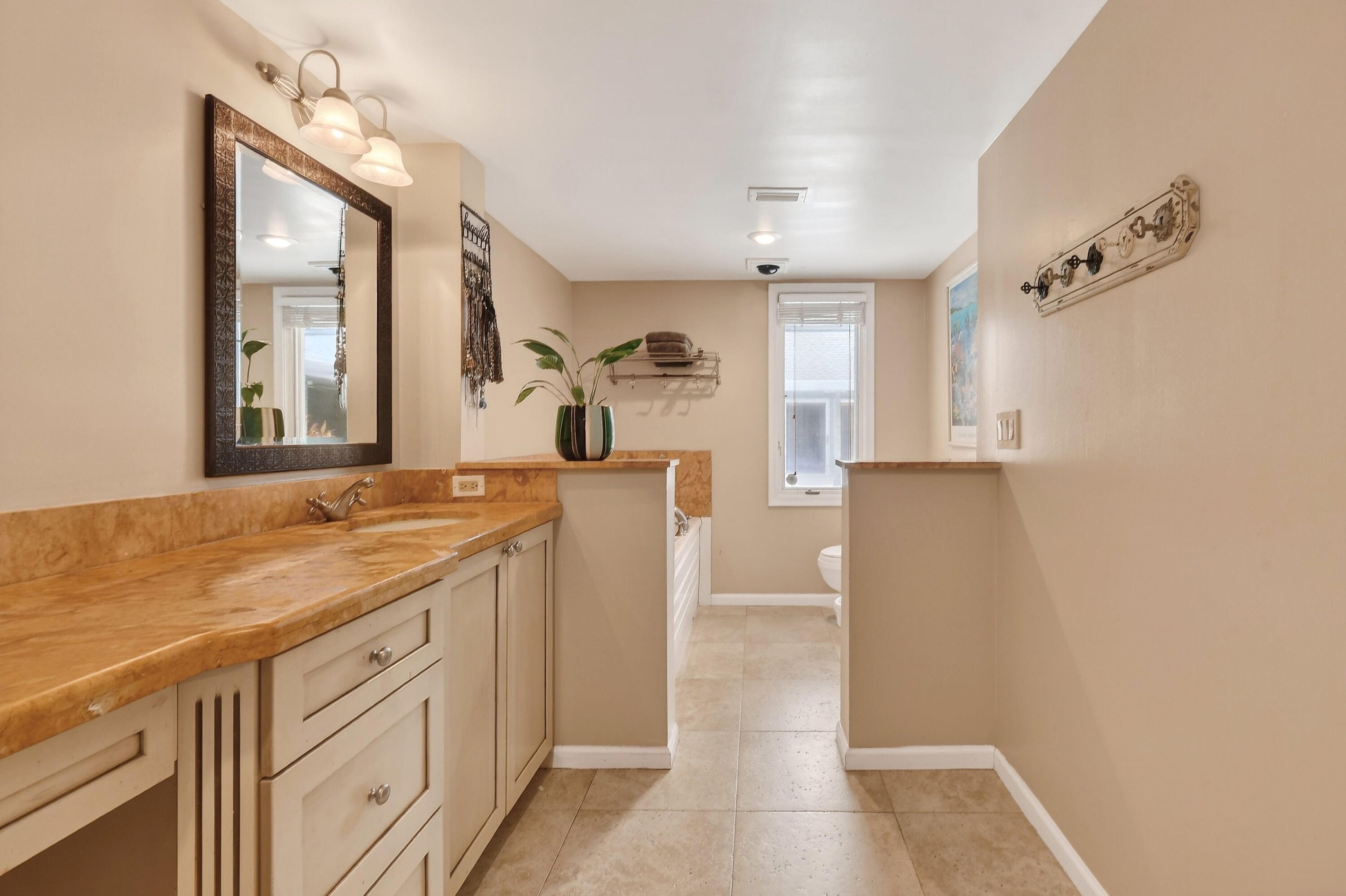 285 Golfview Tequesta, FL 33469