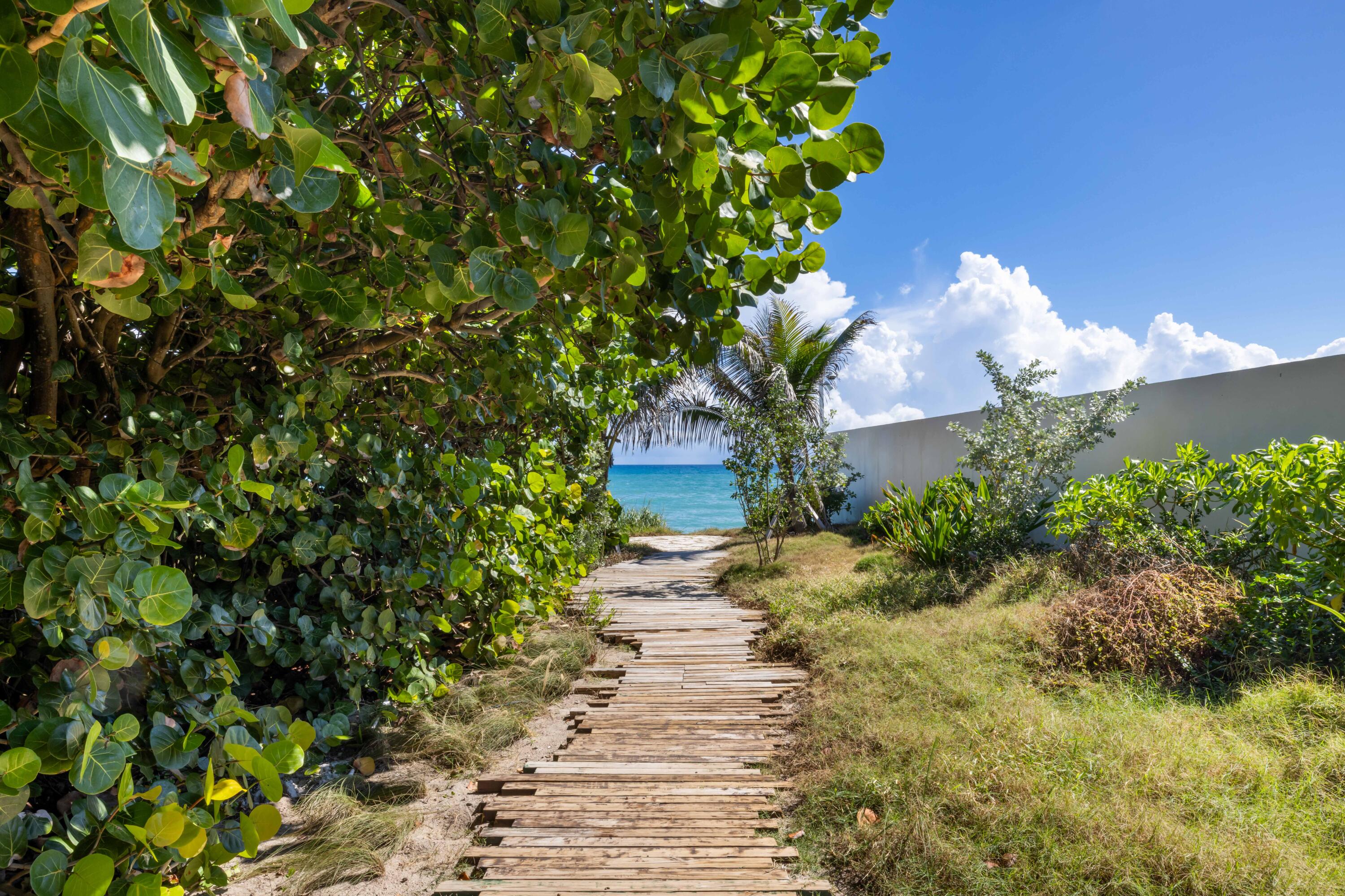 1048 S Ocean Palm Beach, FL 33480