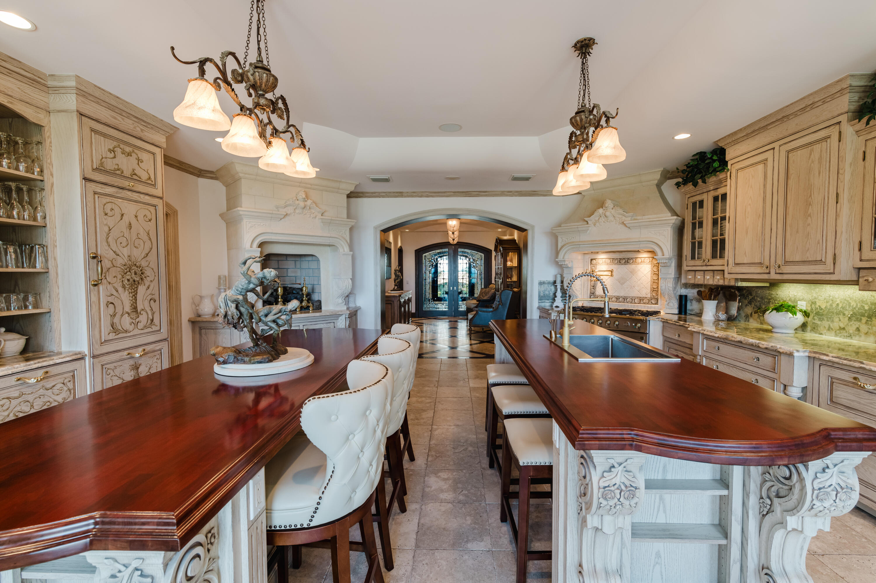 19 N Beach Jupiter Island, FL 33455