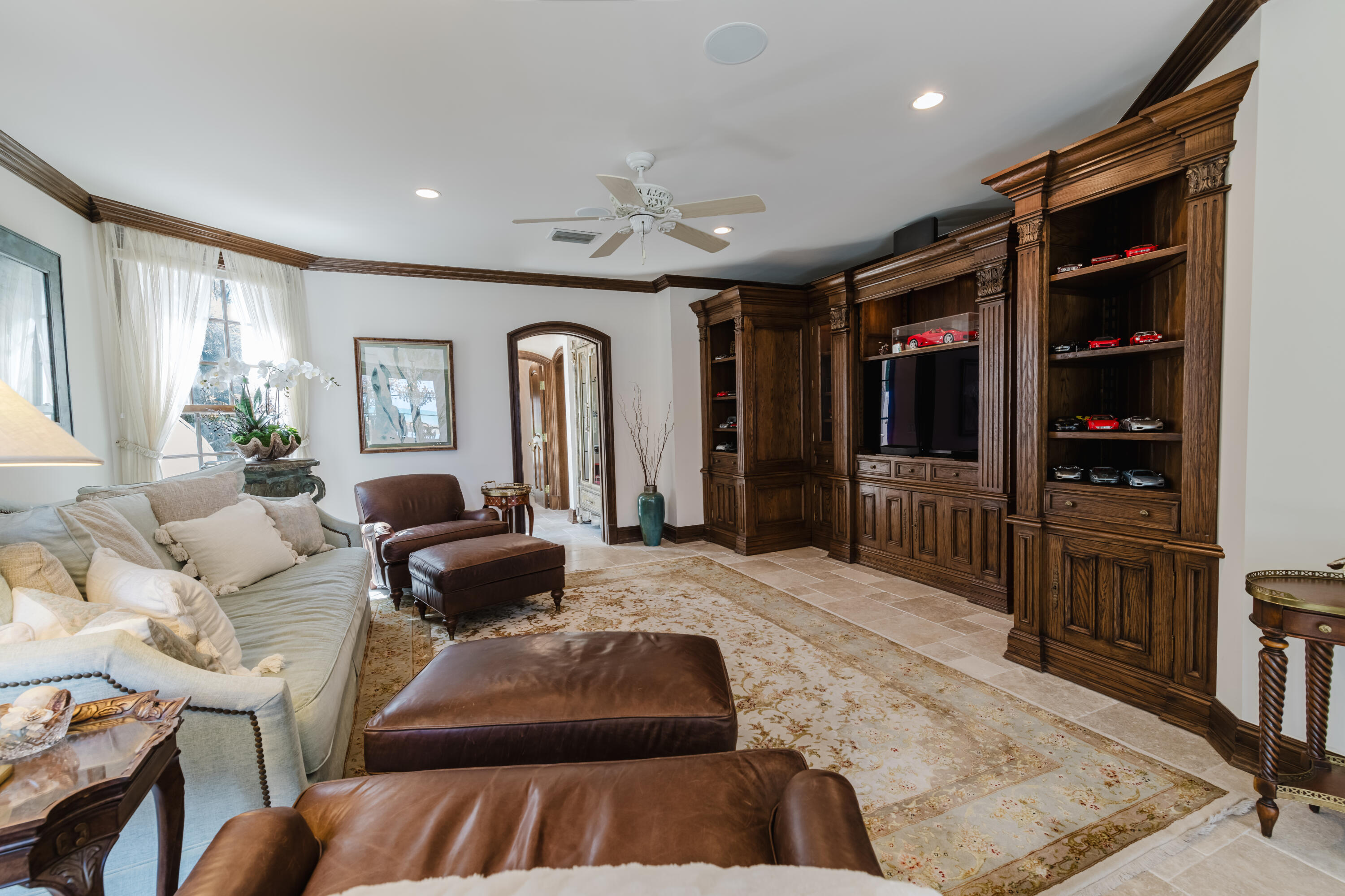 19 N Beach Jupiter Island, FL 33455