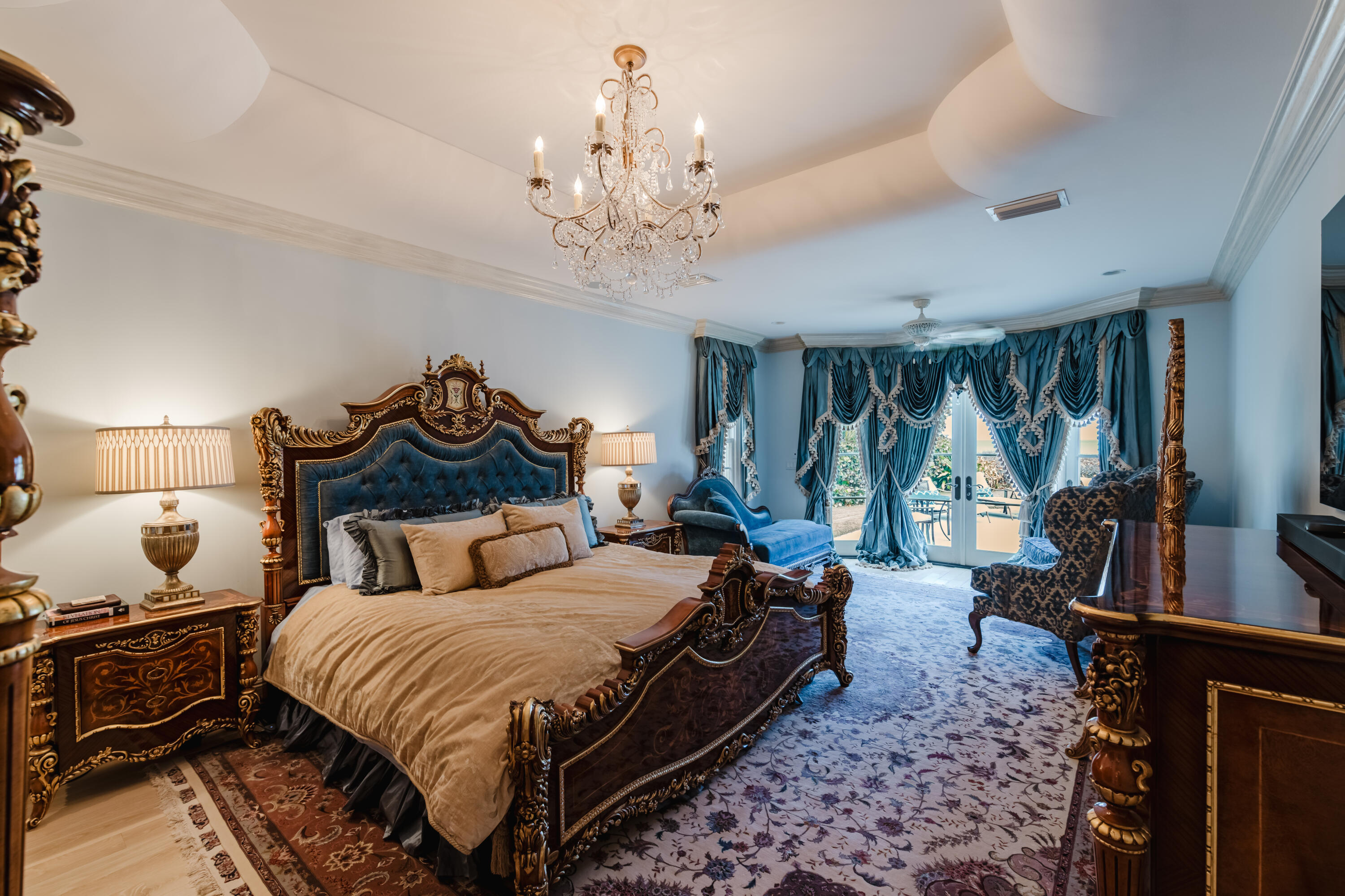 19 N Beach Jupiter Island, FL 33455