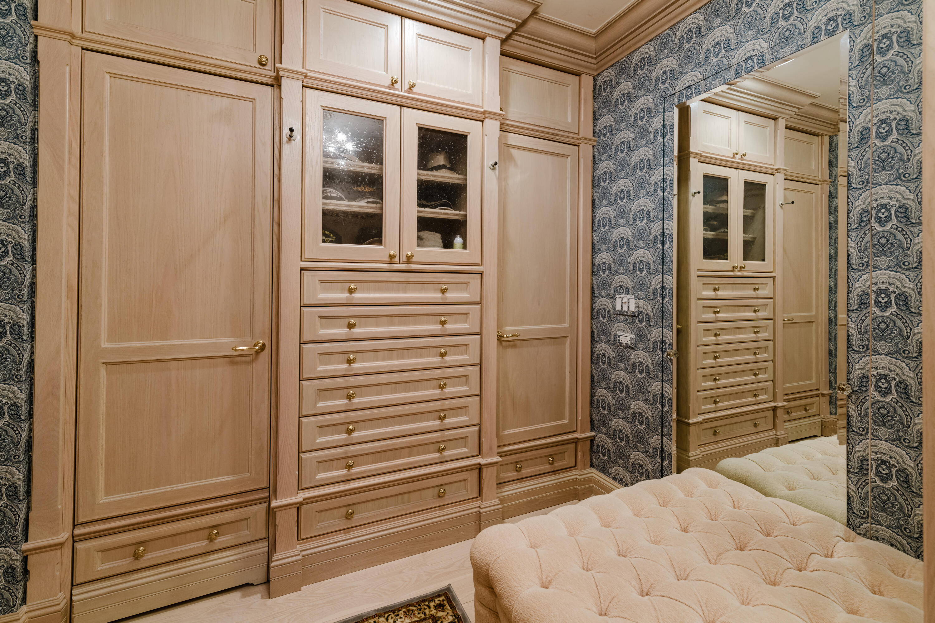 19 N Beach Jupiter Island, FL 33455