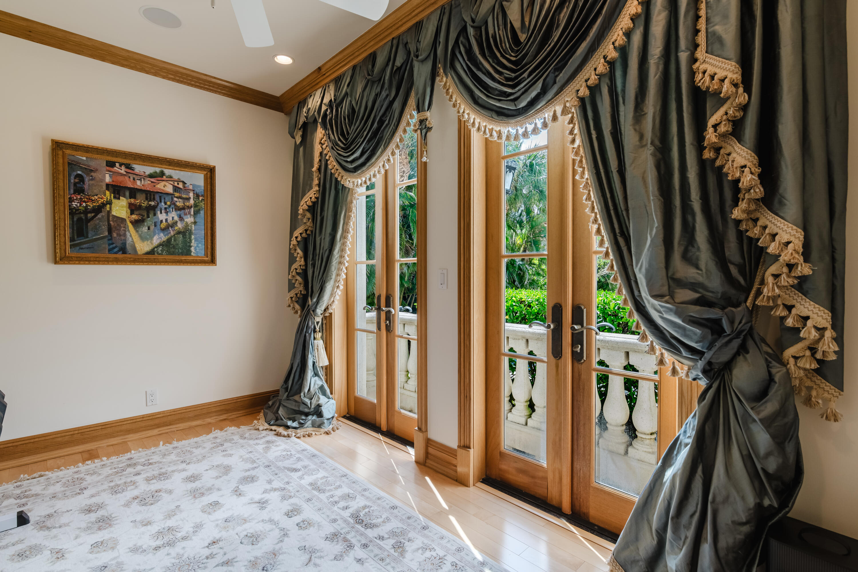 19 N Beach Jupiter Island, FL 33455