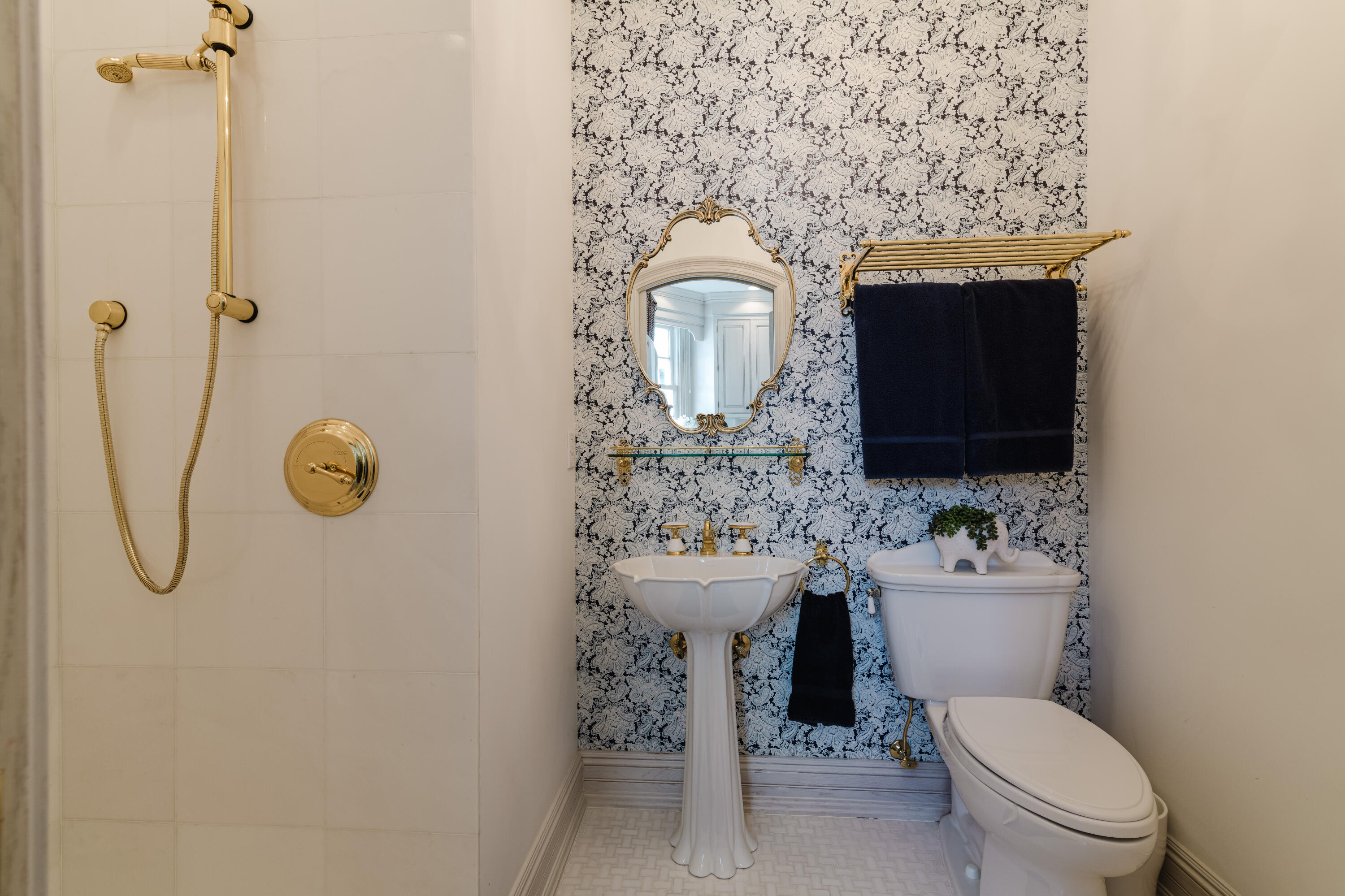 19 N Beach Jupiter Island, FL 33455