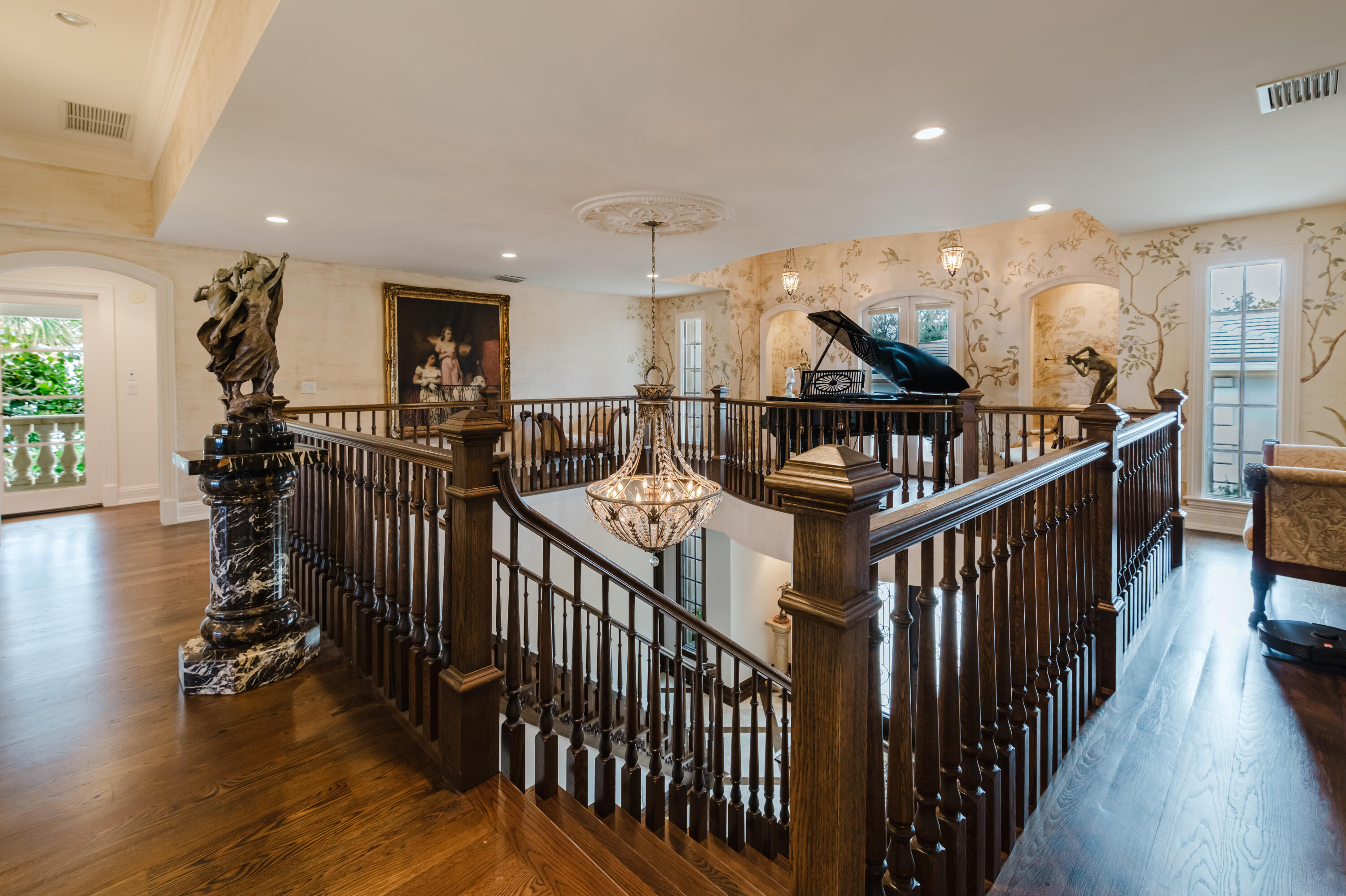 19 N Beach Jupiter Island, FL 33455