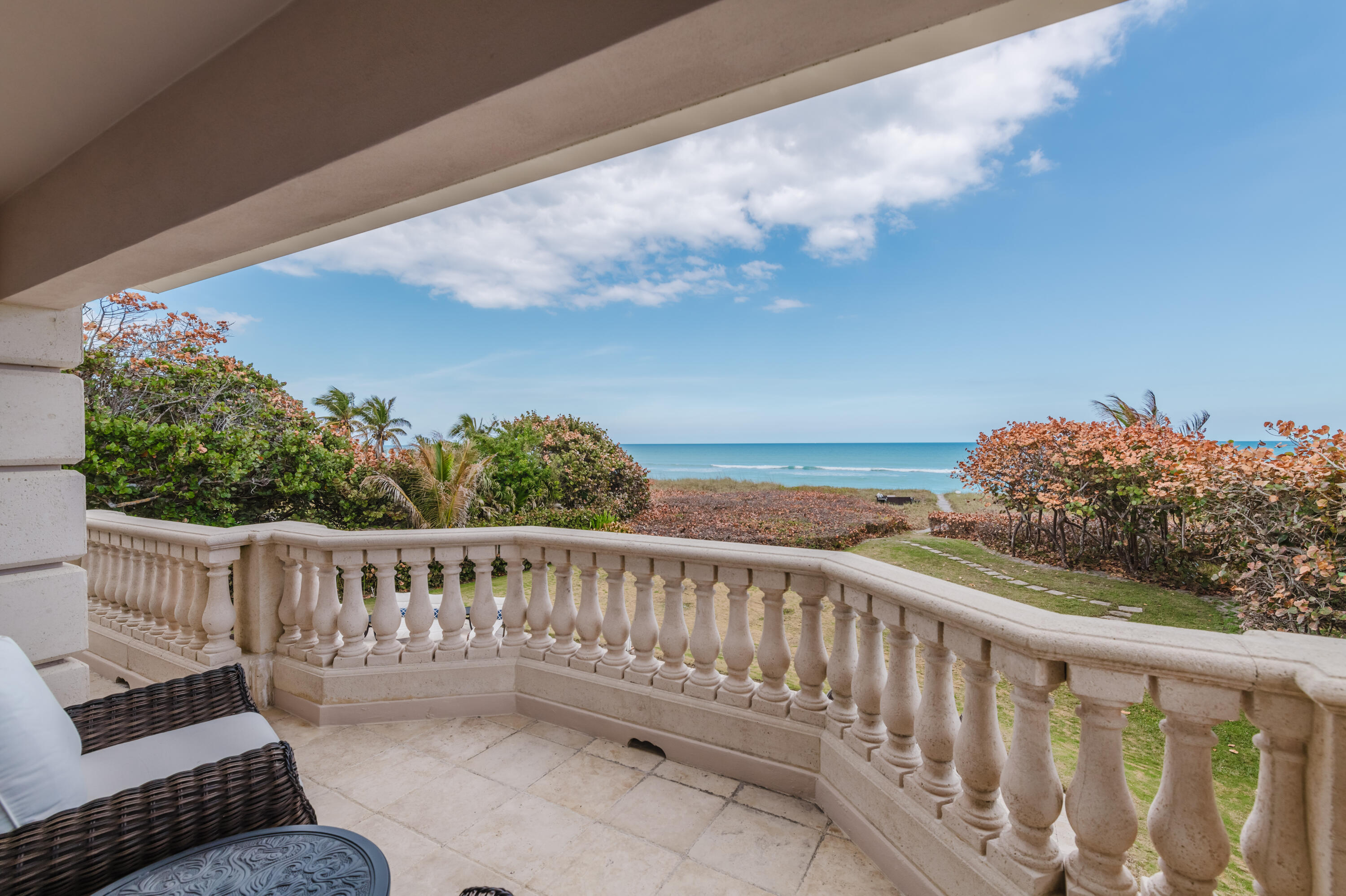 19 N Beach Jupiter Island, FL 33455
