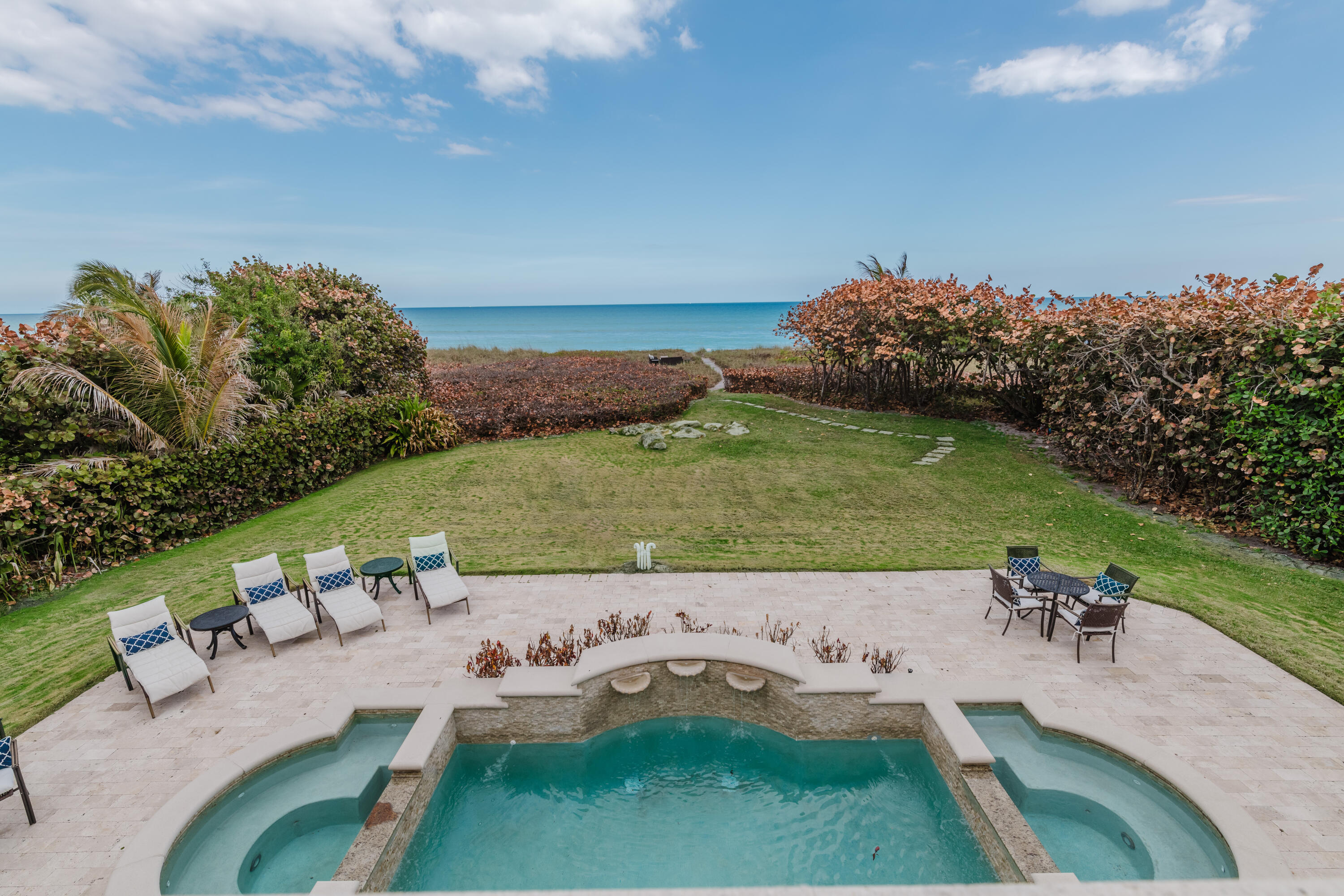 19 N Beach Jupiter Island, FL 33455