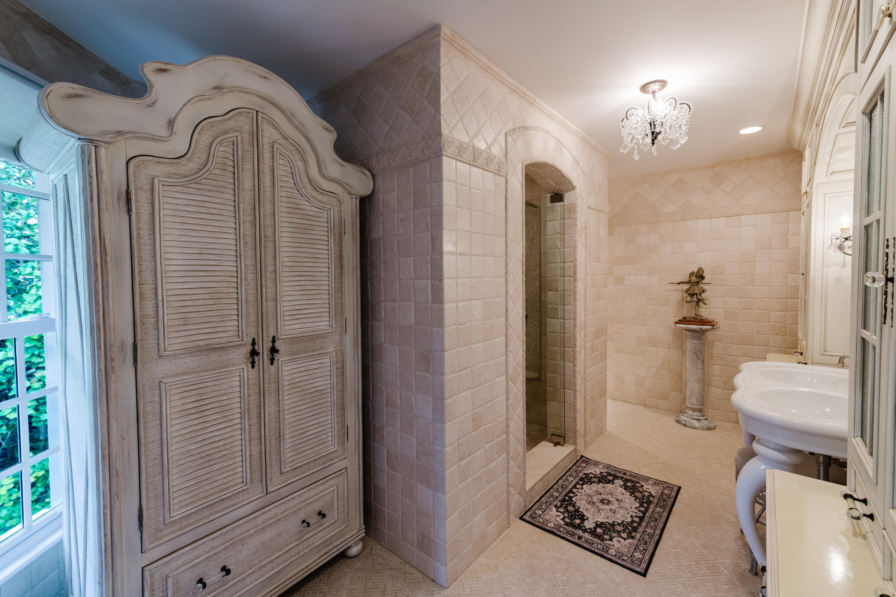 19 N Beach Jupiter Island, FL 33455