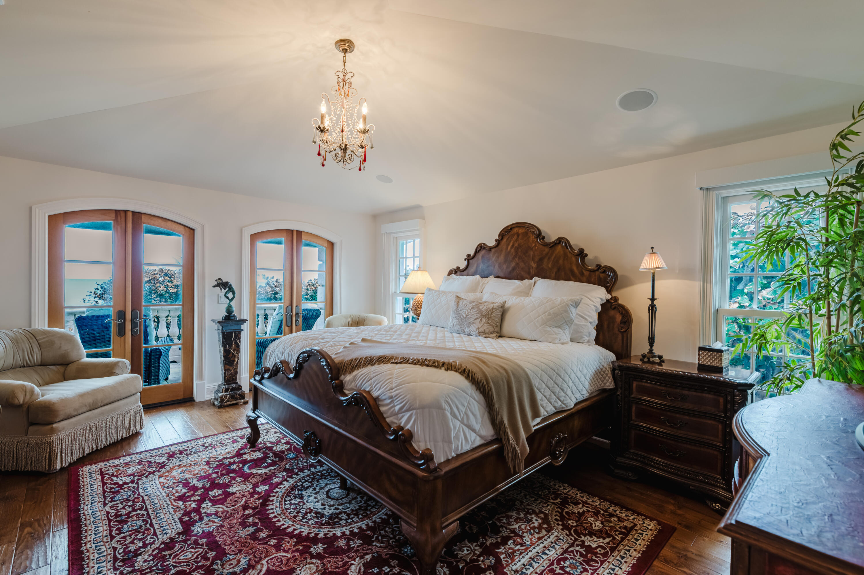 19 N Beach Jupiter Island, FL 33455