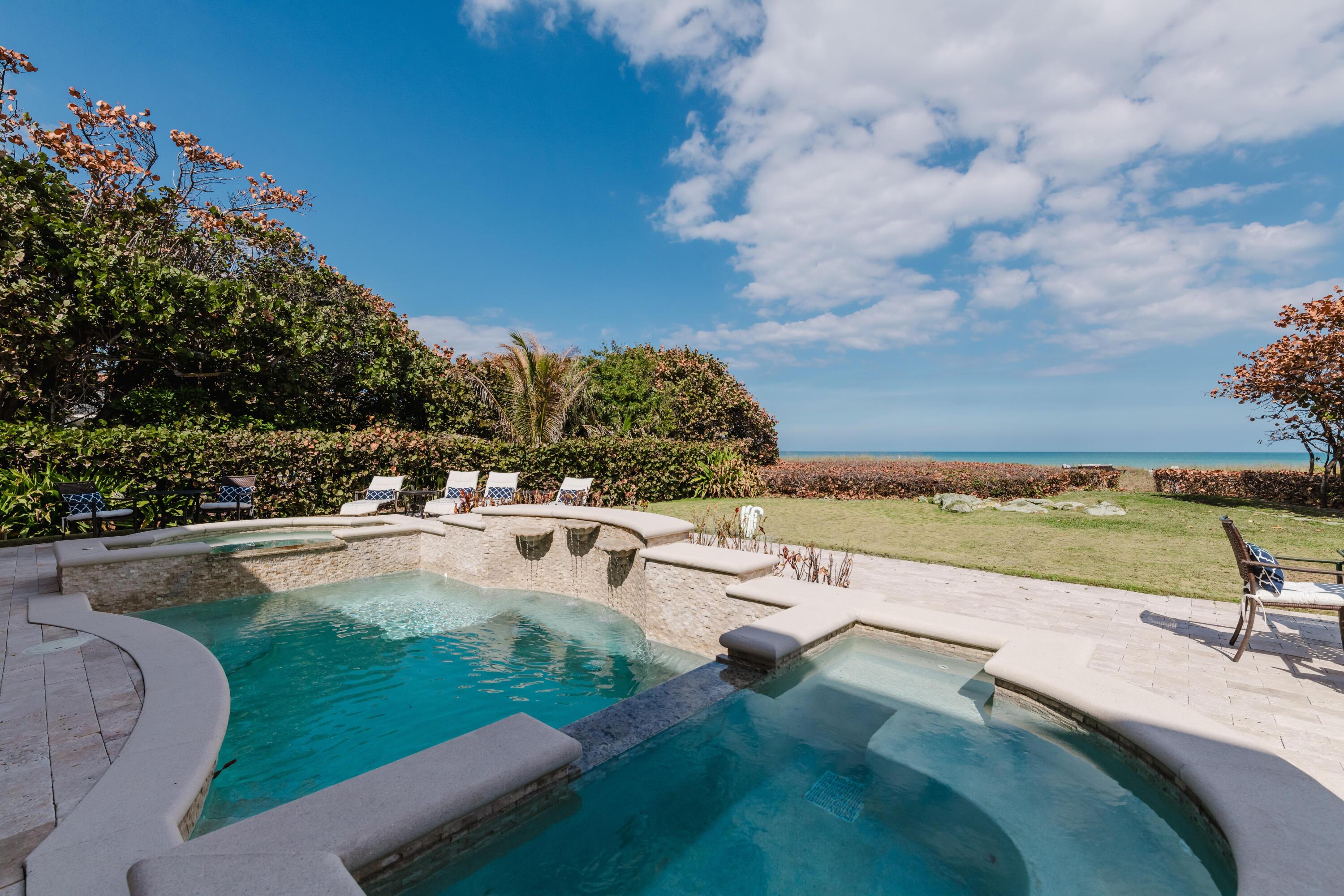 19 N Beach Jupiter Island, FL 33455