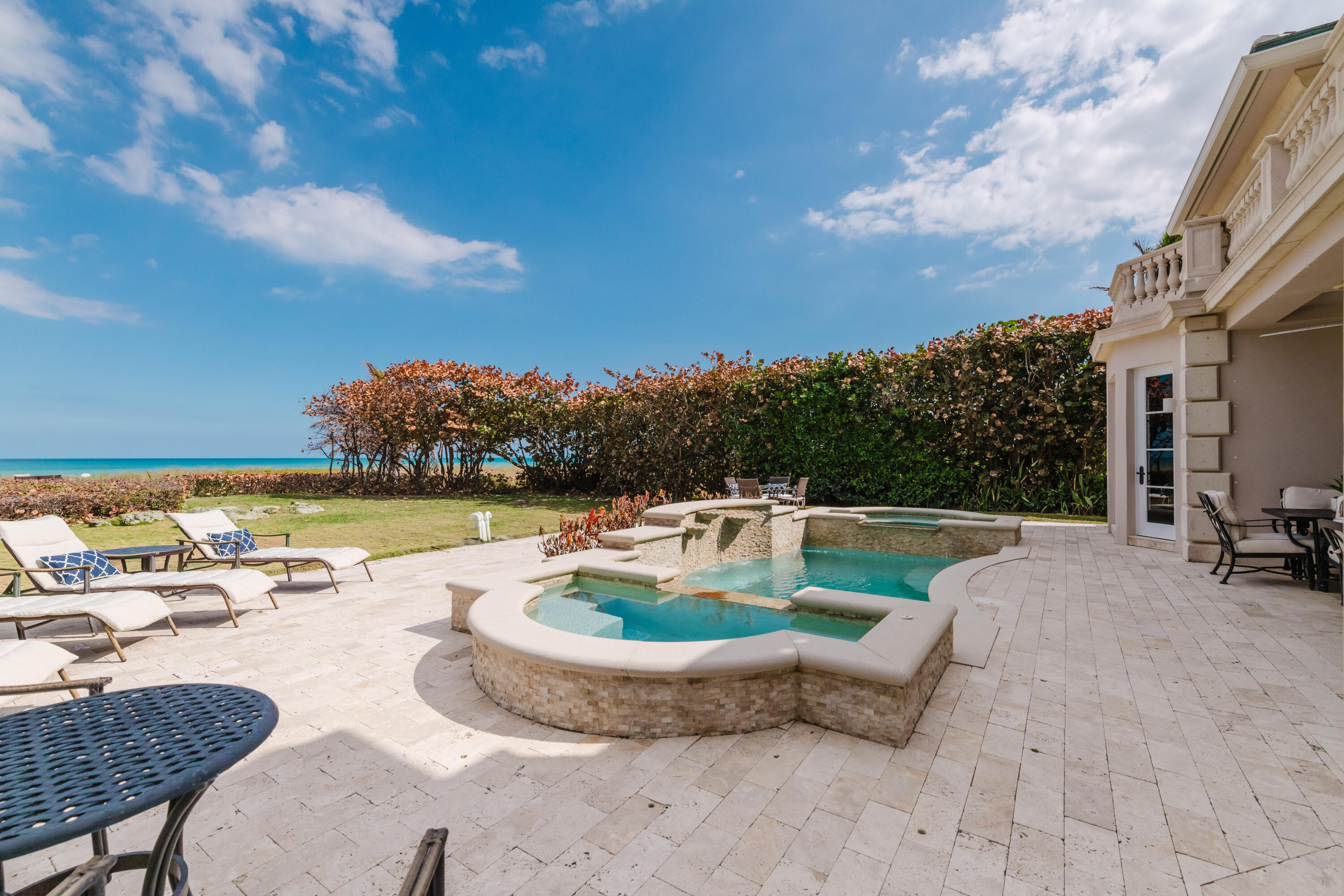 19 N Beach Jupiter Island, FL 33455
