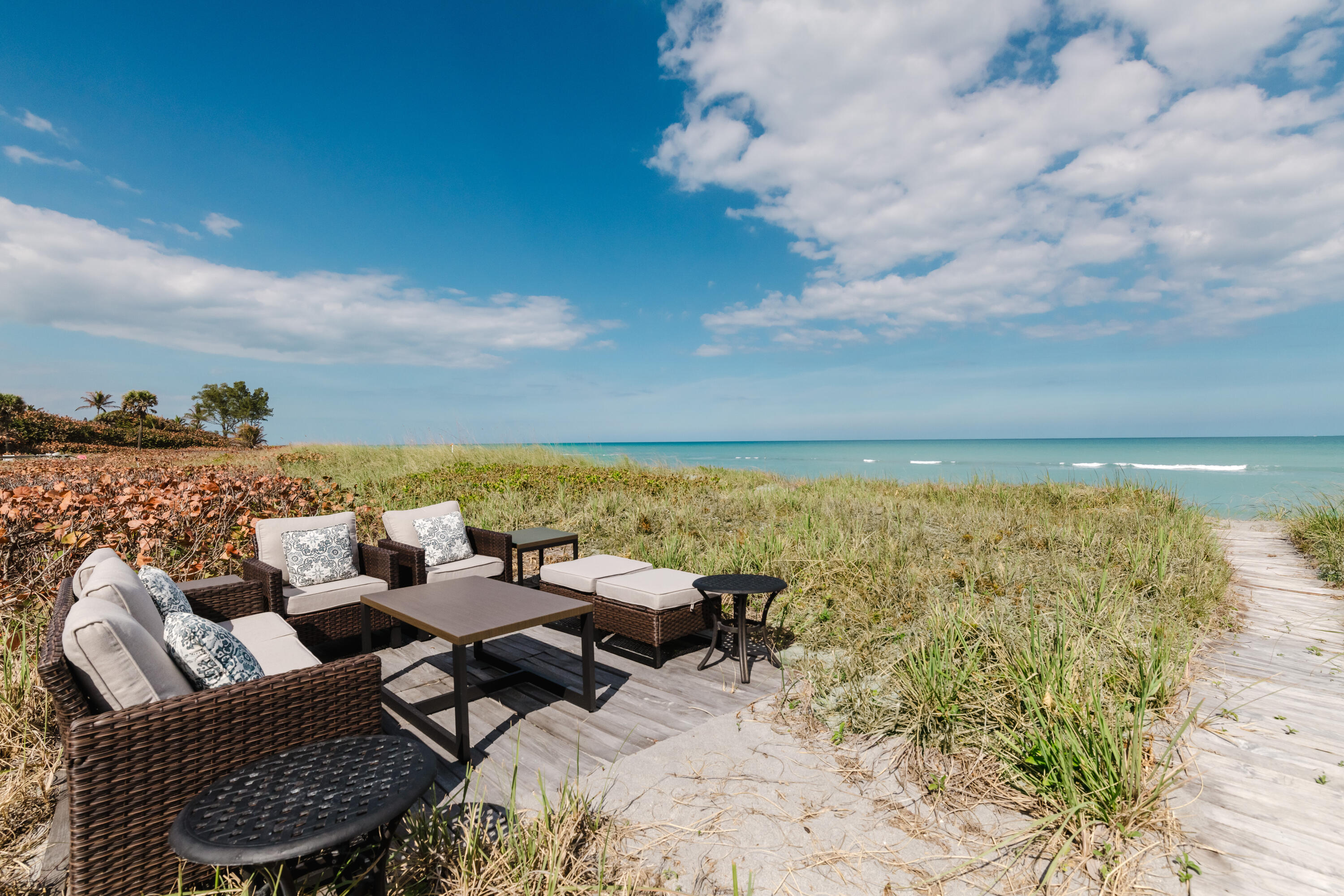 19 N Beach Jupiter Island, FL 33455