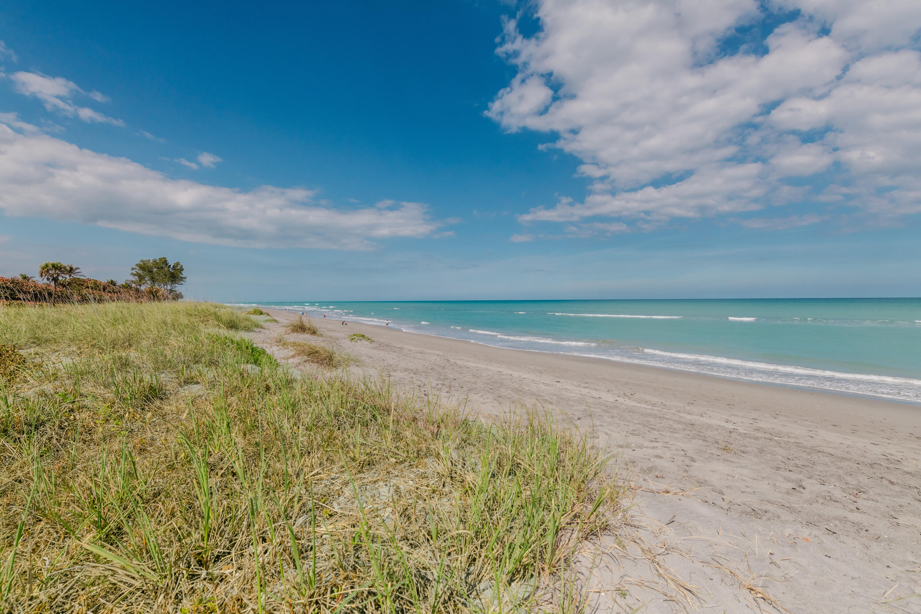19 N Beach Jupiter Island, FL 33455