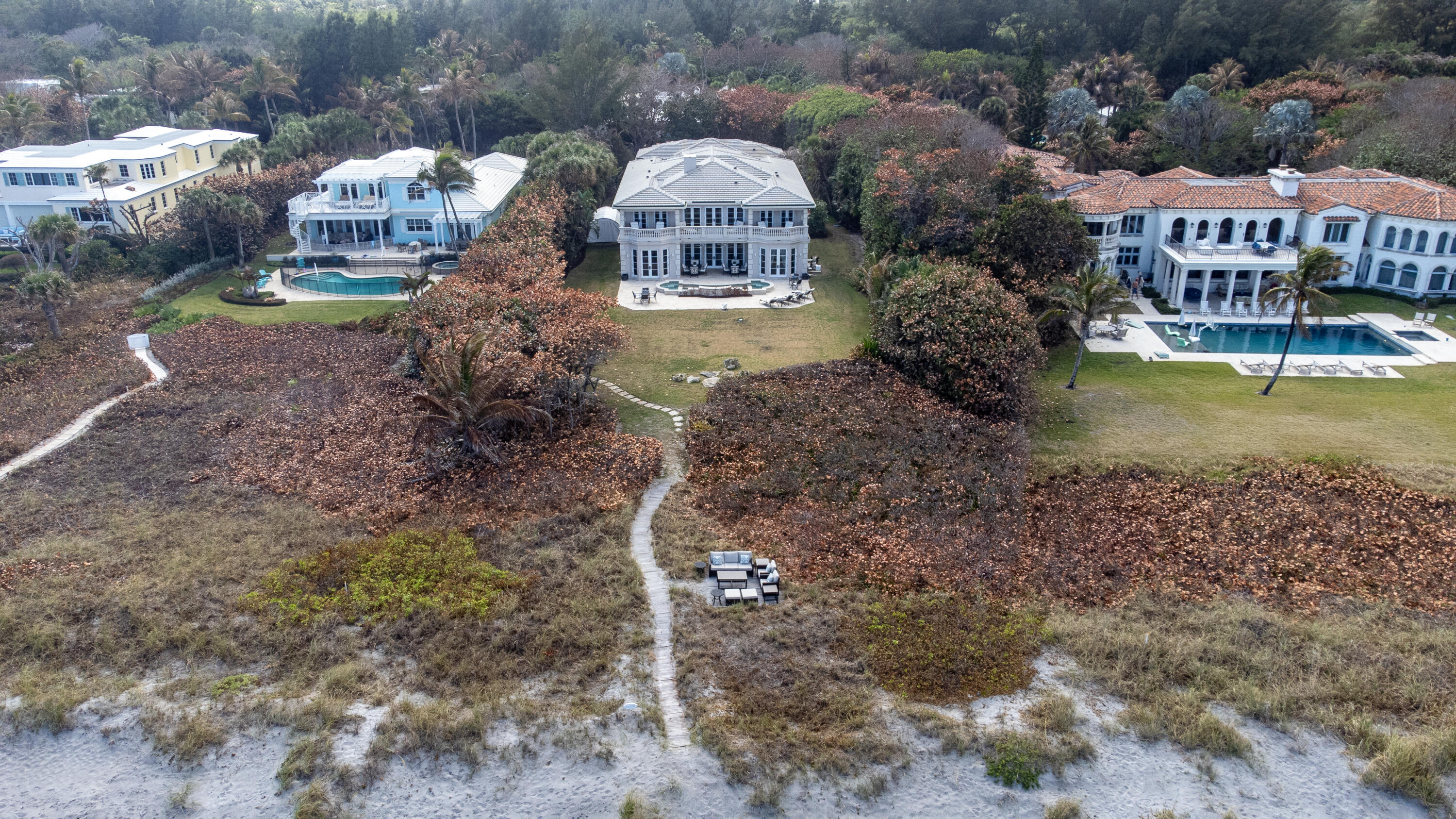 19 N Beach Jupiter Island, FL 33455