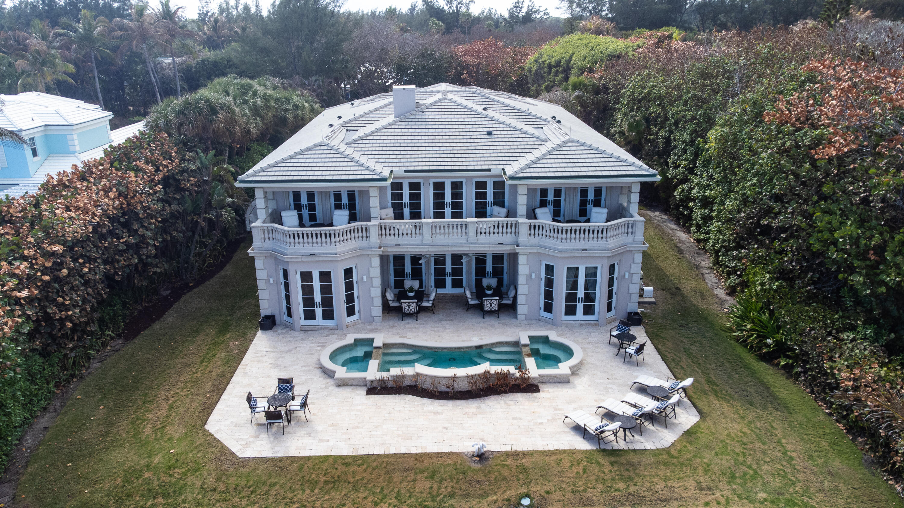 19 N Beach Jupiter Island, FL 33455