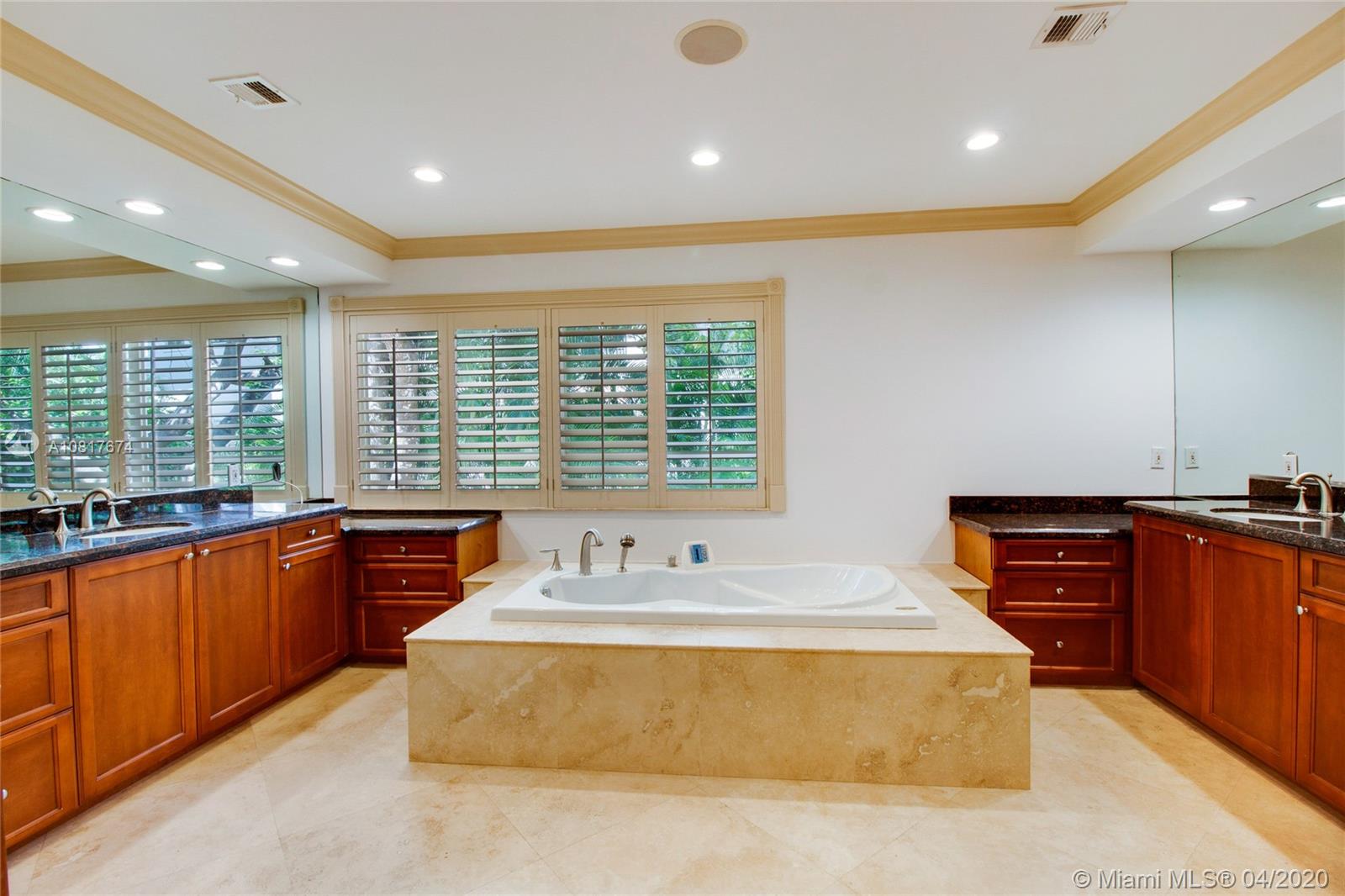 236 Costanera Rd #n/a,Coral Gables, FL 33143