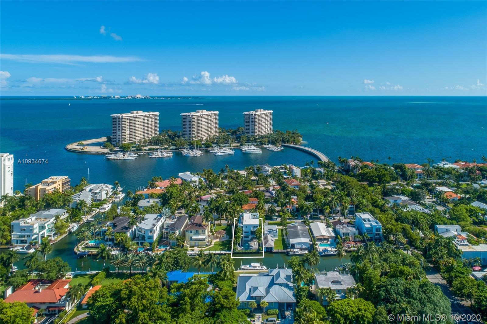 1785 Fairhaven Pl Miami, FL 33133