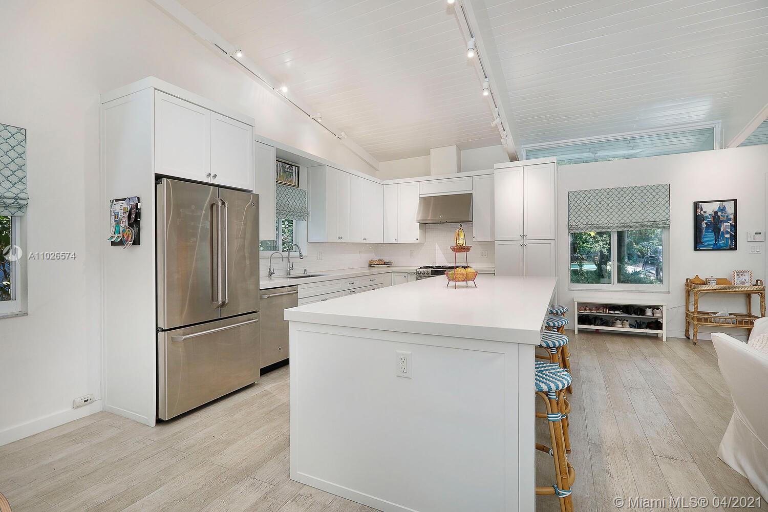 3645 Loquat Ave Coconut Grove, FL 33133