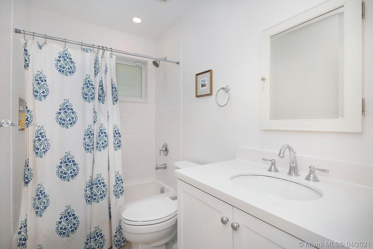 3645 Loquat Ave Coconut Grove, FL 33133