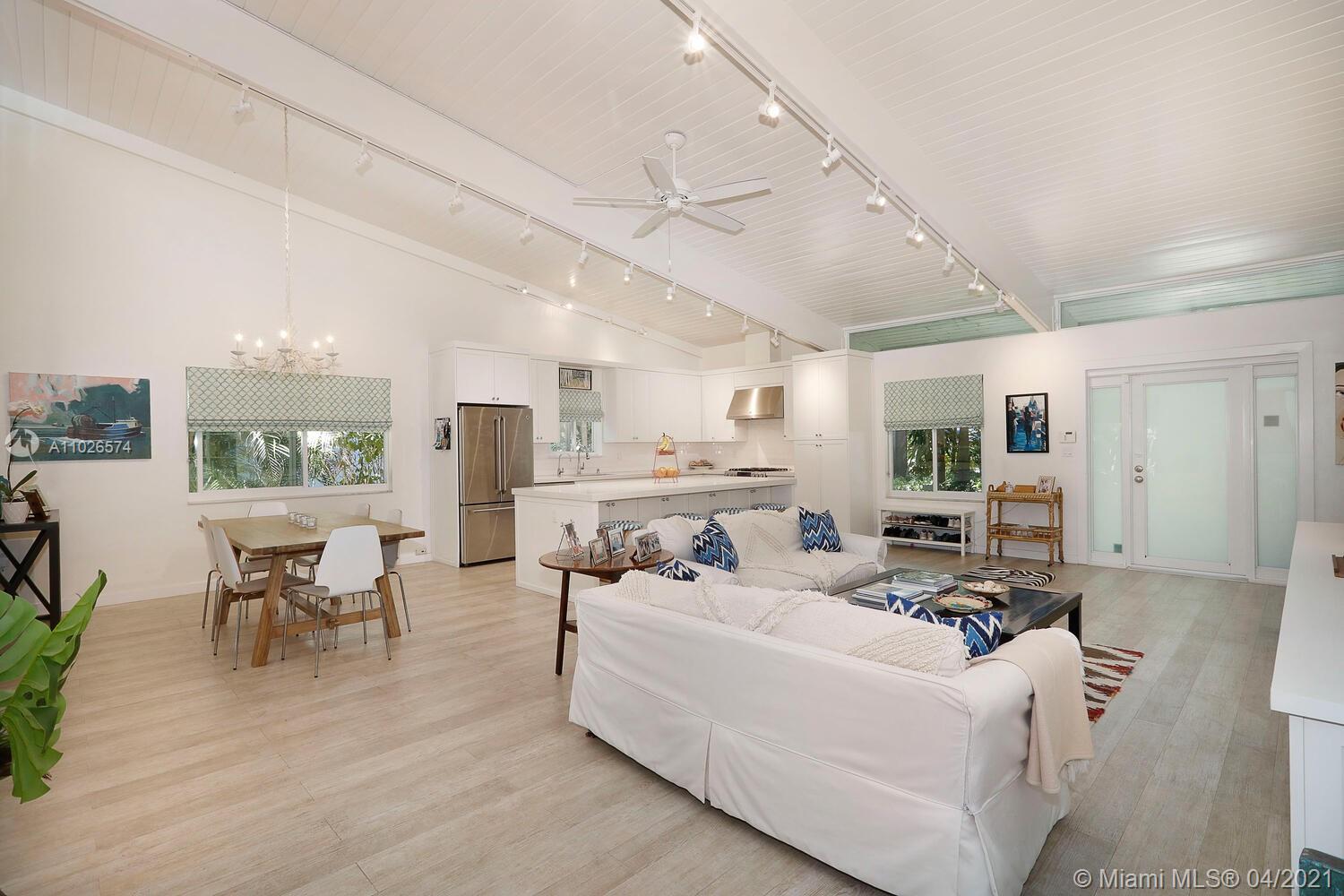 3645 Loquat Ave Coconut Grove, FL 33133