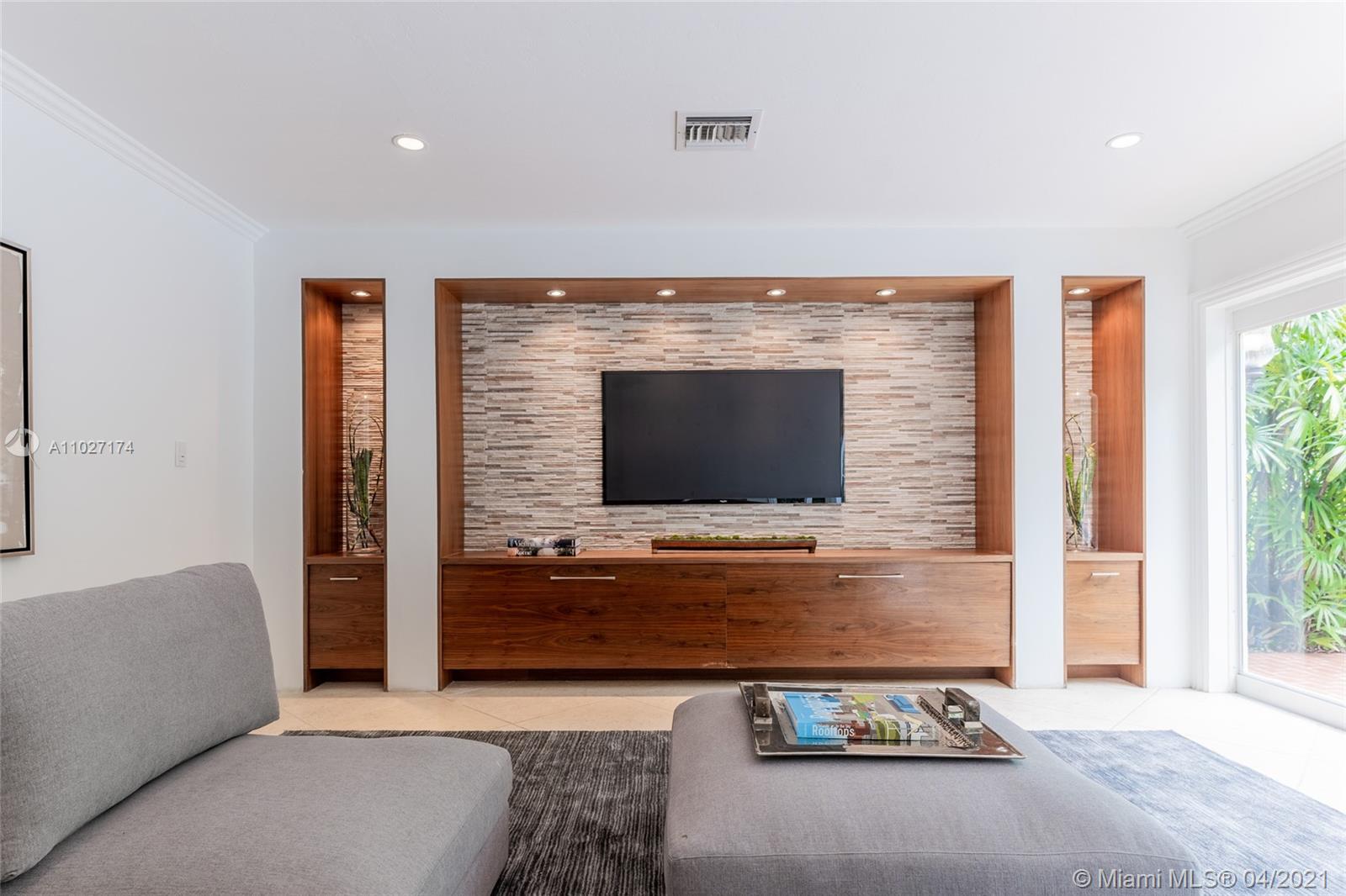 935 Malaga Ave Coral Gables, FL 33134