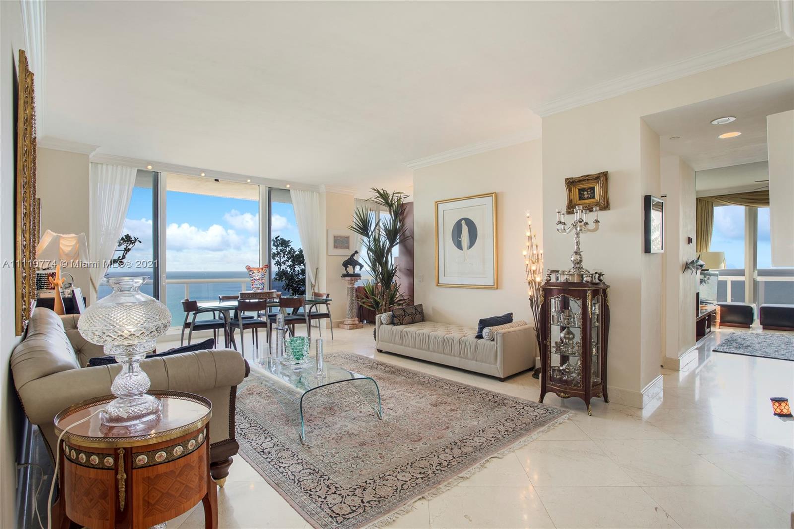 4779 Collins Ave #4301