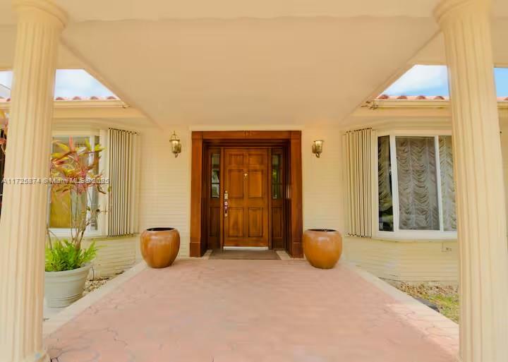 12 Isla Bahia Dr Fort Lauderdale, FL 33316