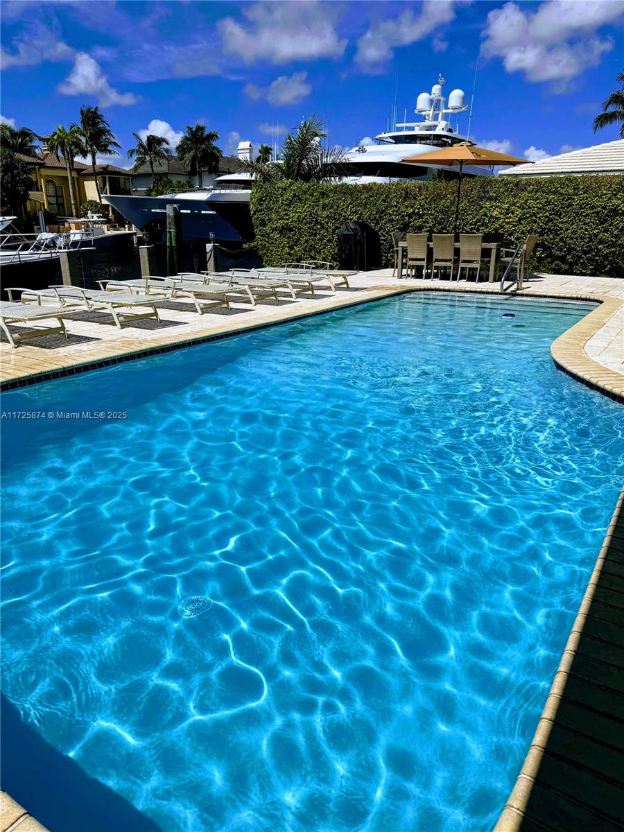 12 Isla Bahia Dr Fort Lauderdale, FL 33316