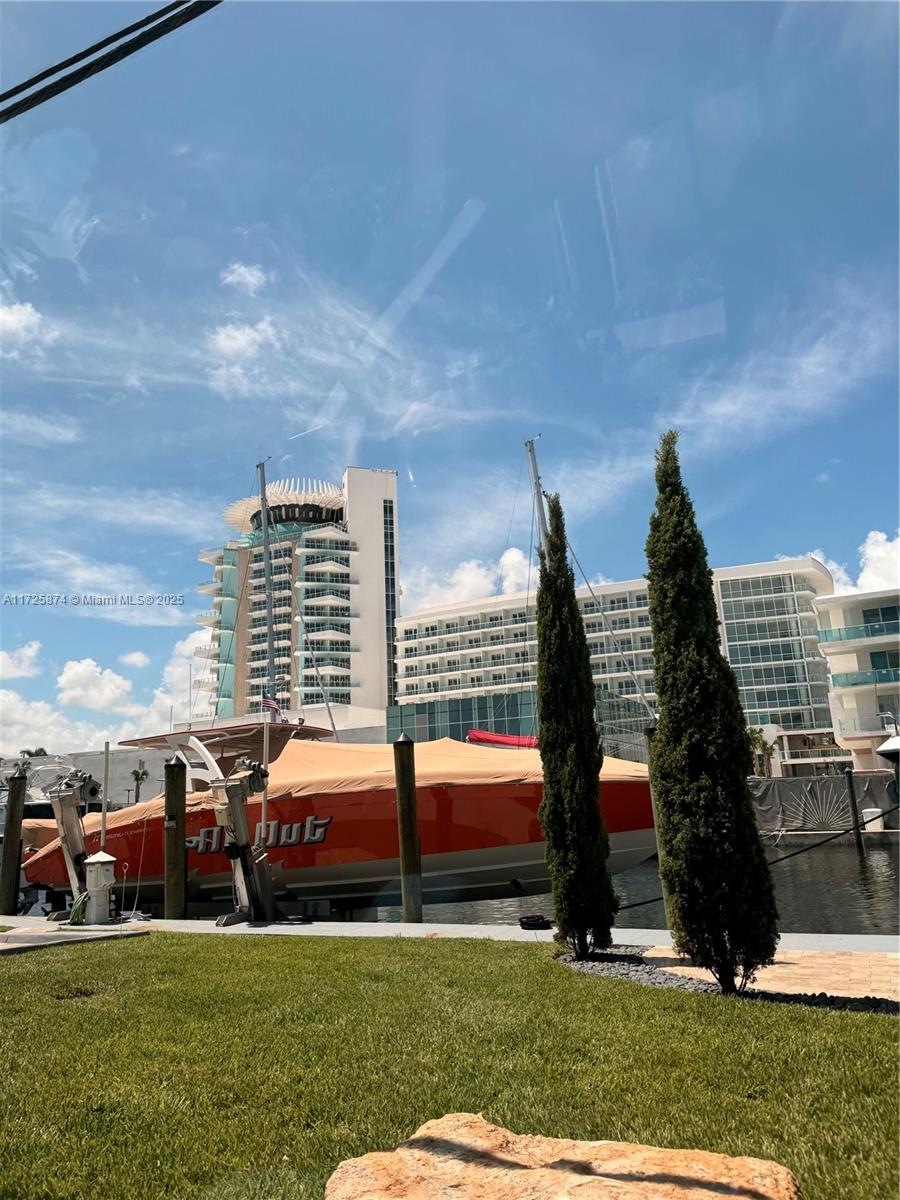 12 Isla Bahia Dr Fort Lauderdale, FL 33316