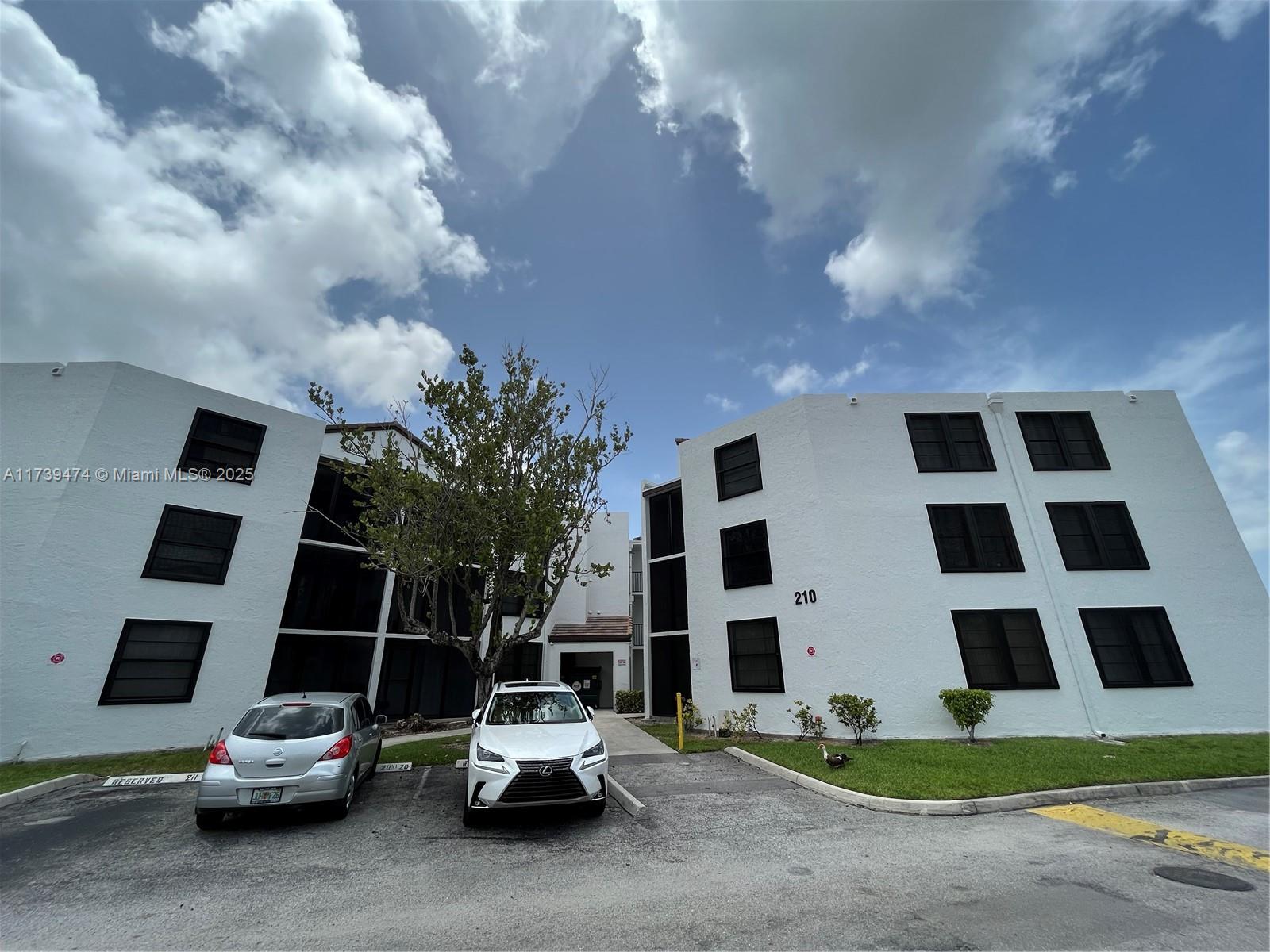 210 Lake Pointe Dr #107
