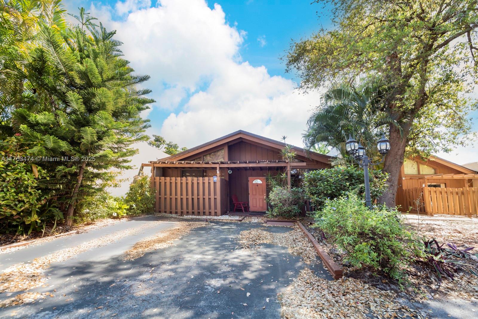 image Loft of Palm Aire Village0