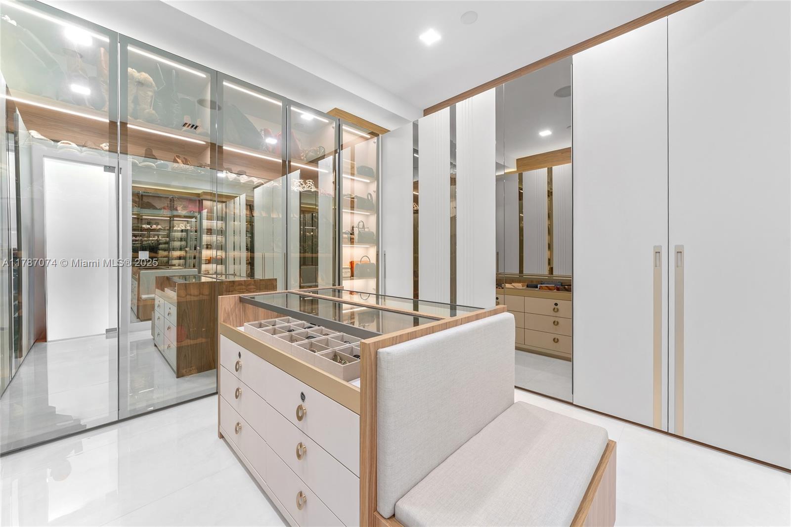 1530 Island Blvd Aventura, FL 33160