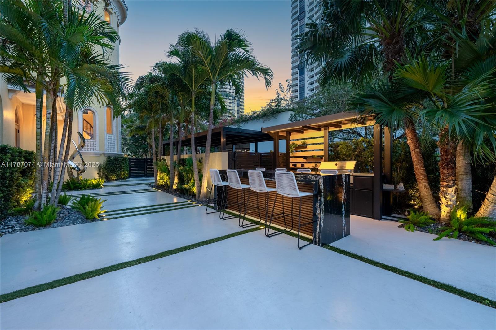 1530 Island Blvd Aventura, FL 33160