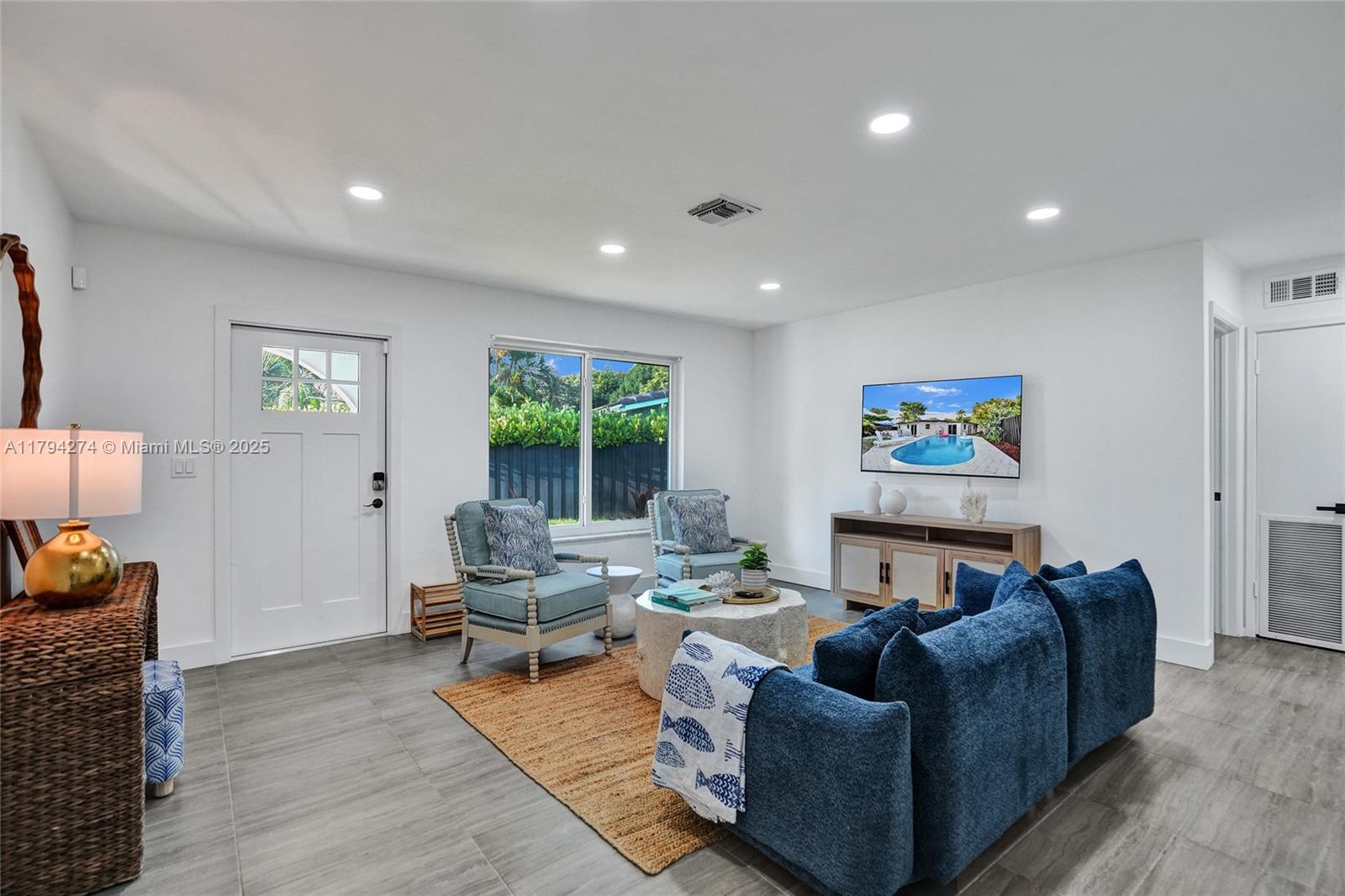 3295 NW 6th Ave,Oakland Park, FL 33309