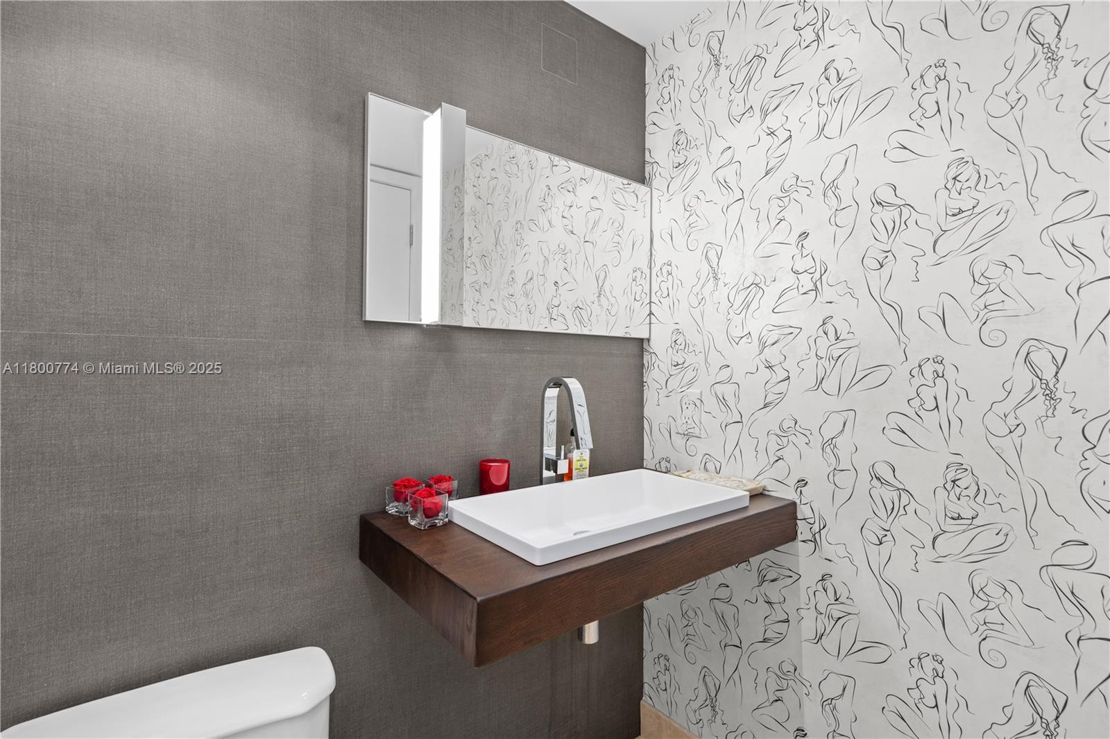 image Millenium Condominium20