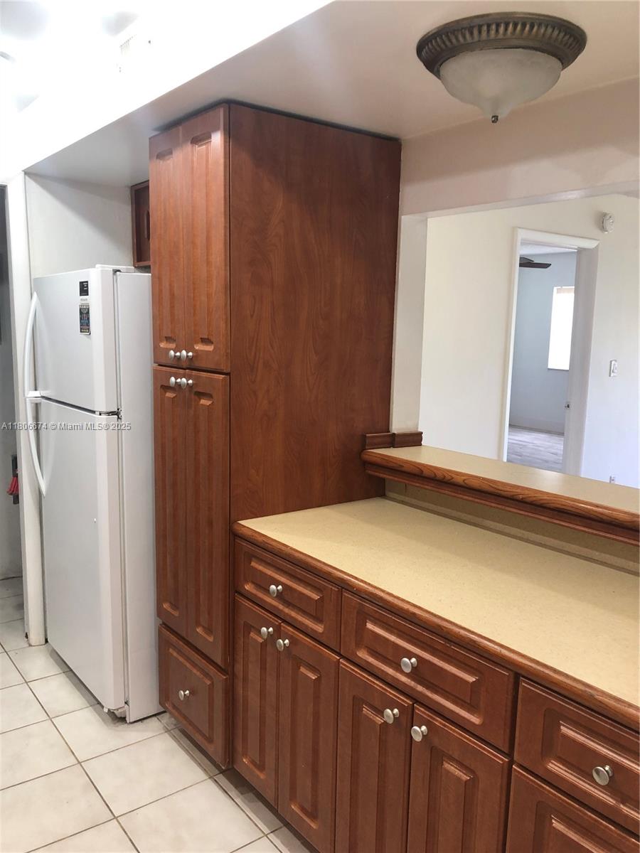 210 Lakeview Dr #207 Weston, FL 33326