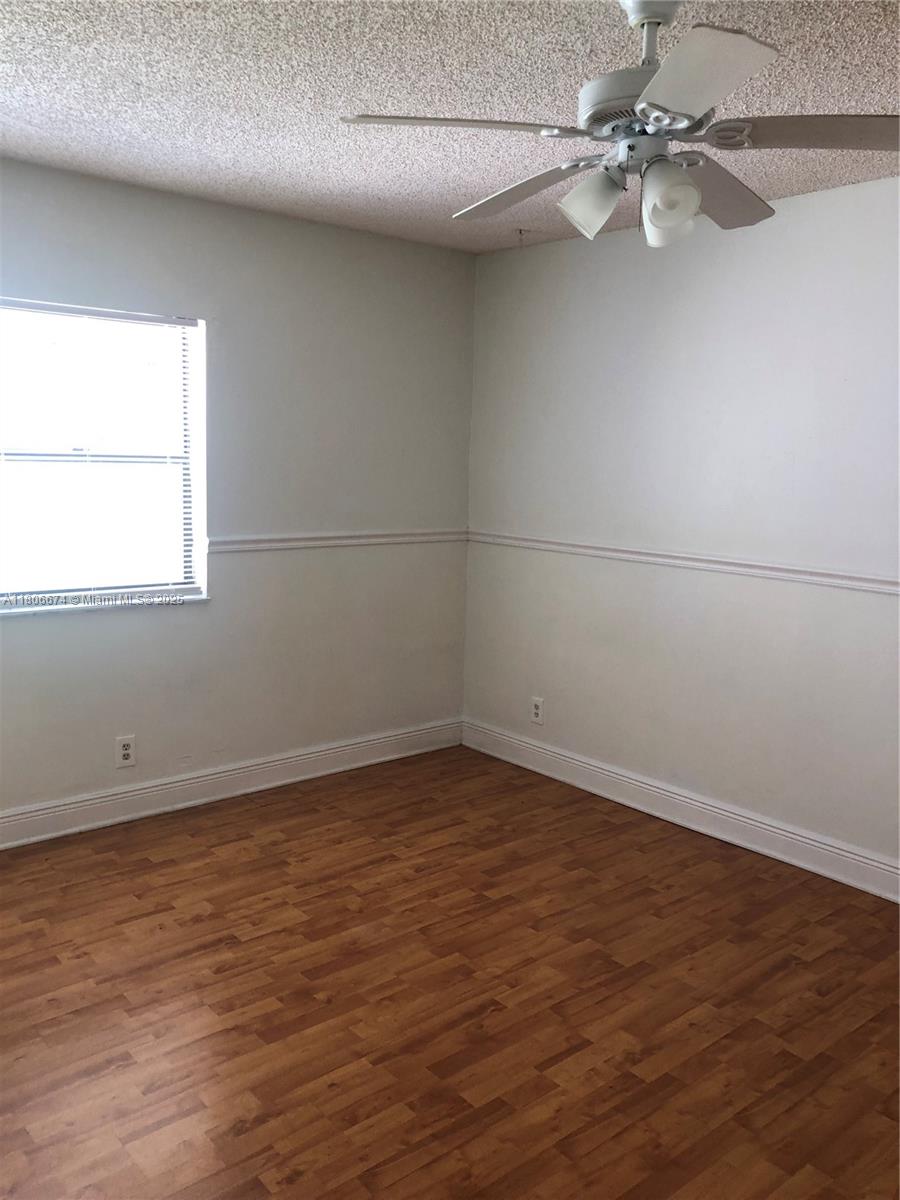 210 Lakeview Dr #207 Weston, FL 33326