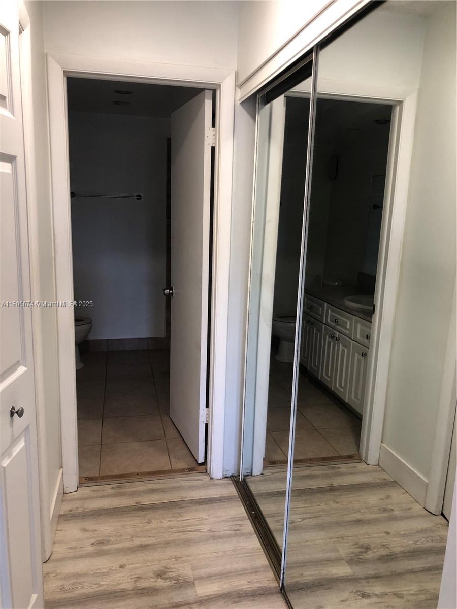 210 Lakeview Dr #207 Weston, FL 33326