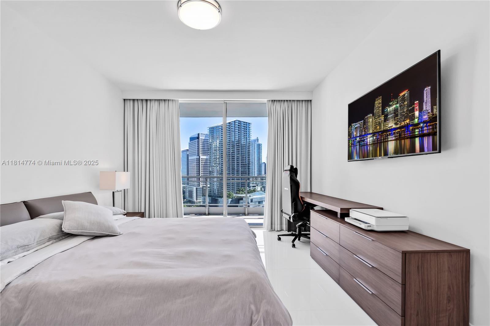 image Ivy Condo24