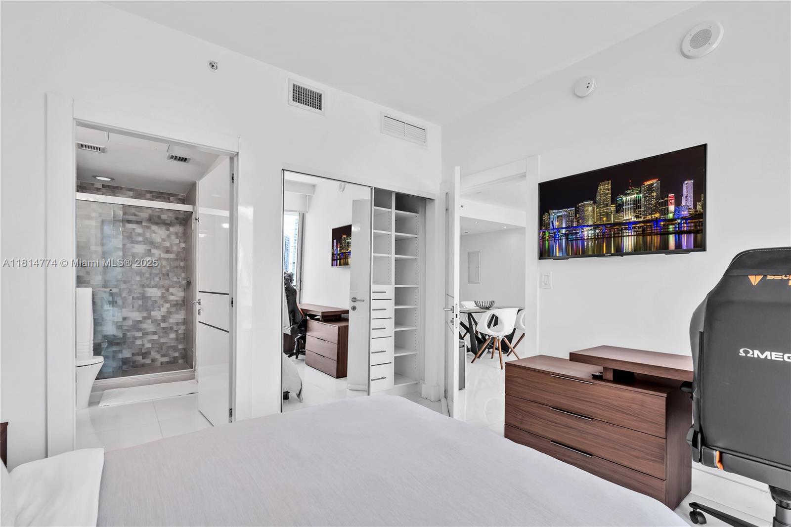 image Ivy Condo32