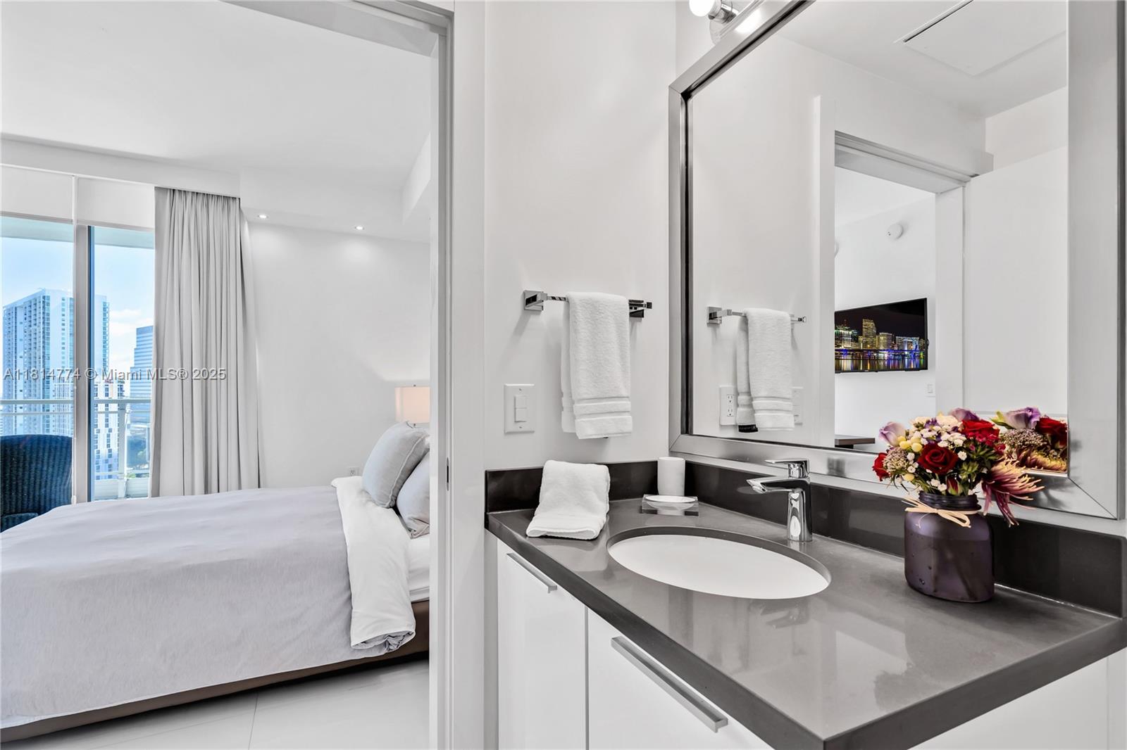 image Ivy Condo33