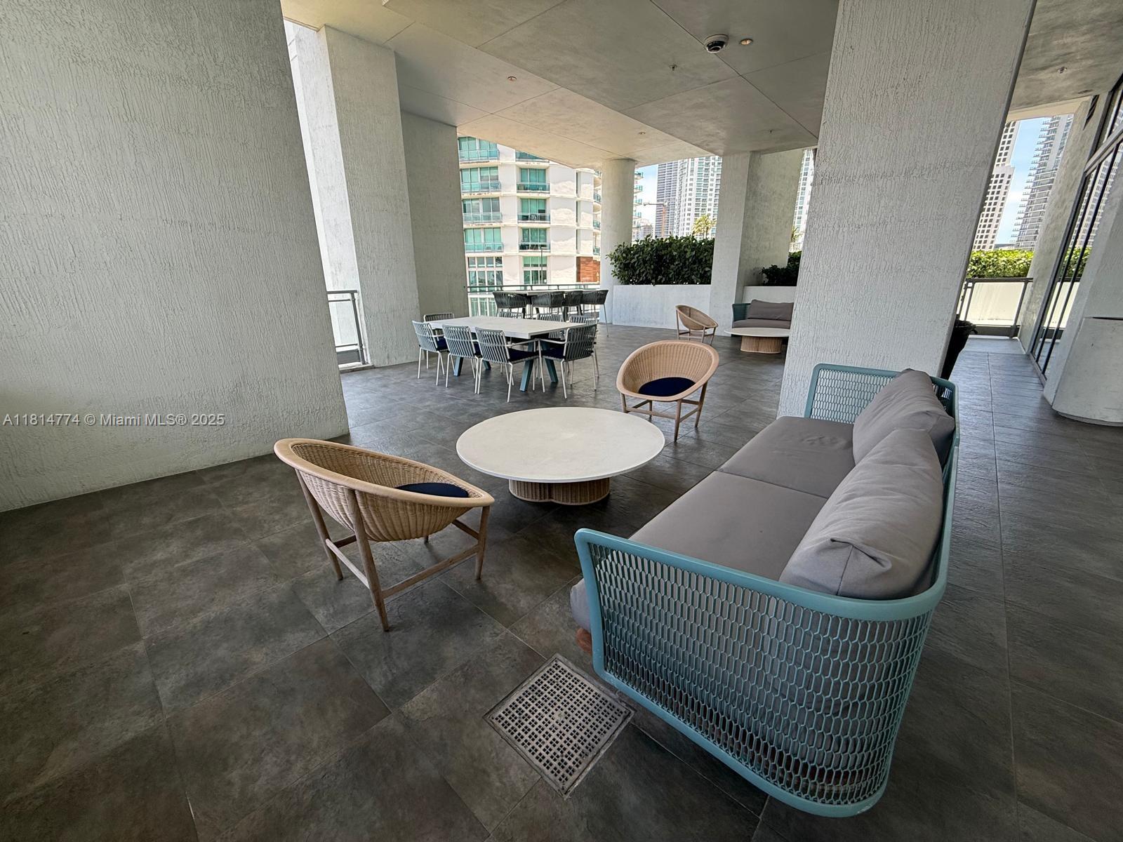 image Ivy Condo48